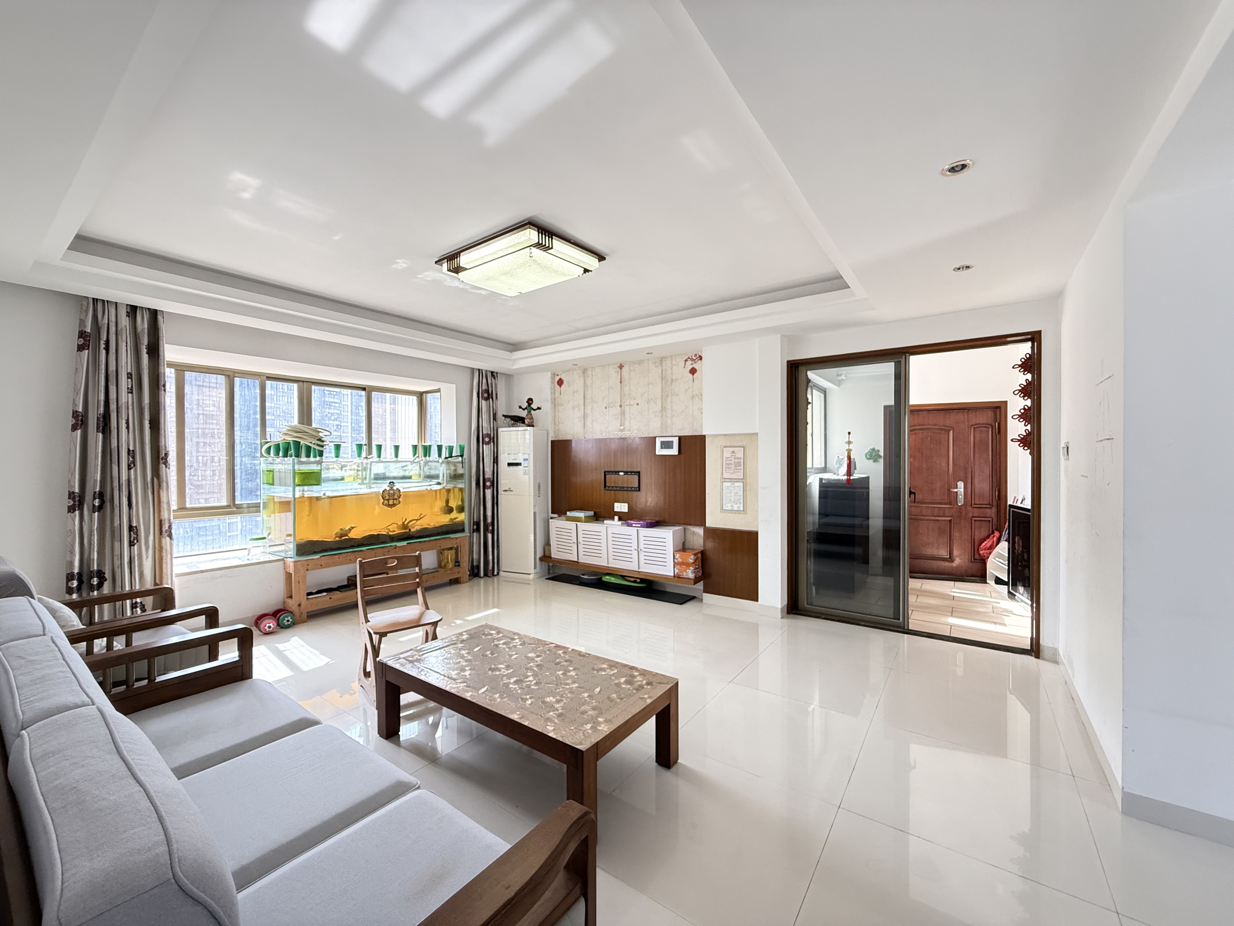 现代花园三期  3室2厅2卫    170.0万室内图