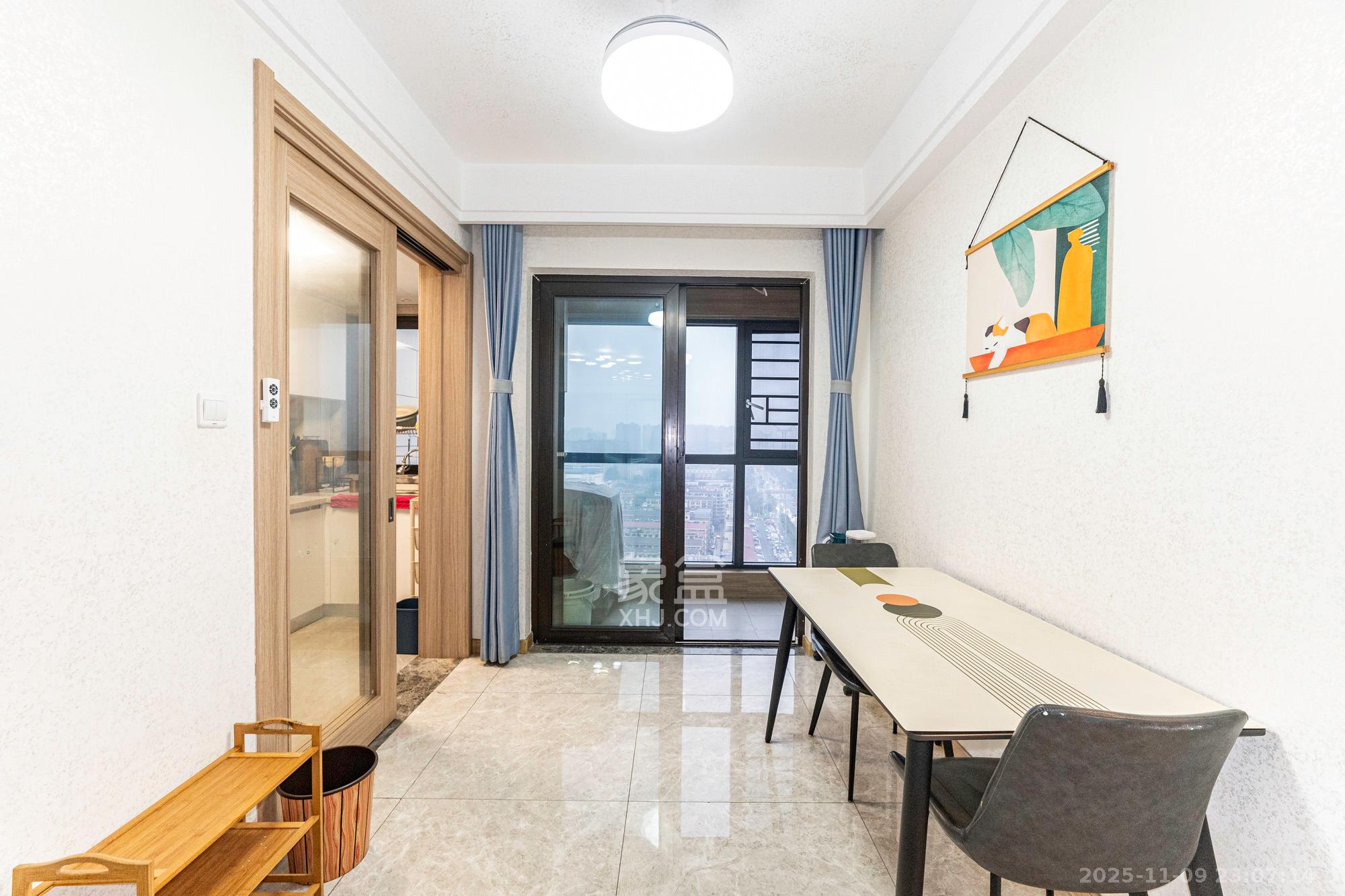 君合新城玺樾  4室2厅2卫    103.0万客厅