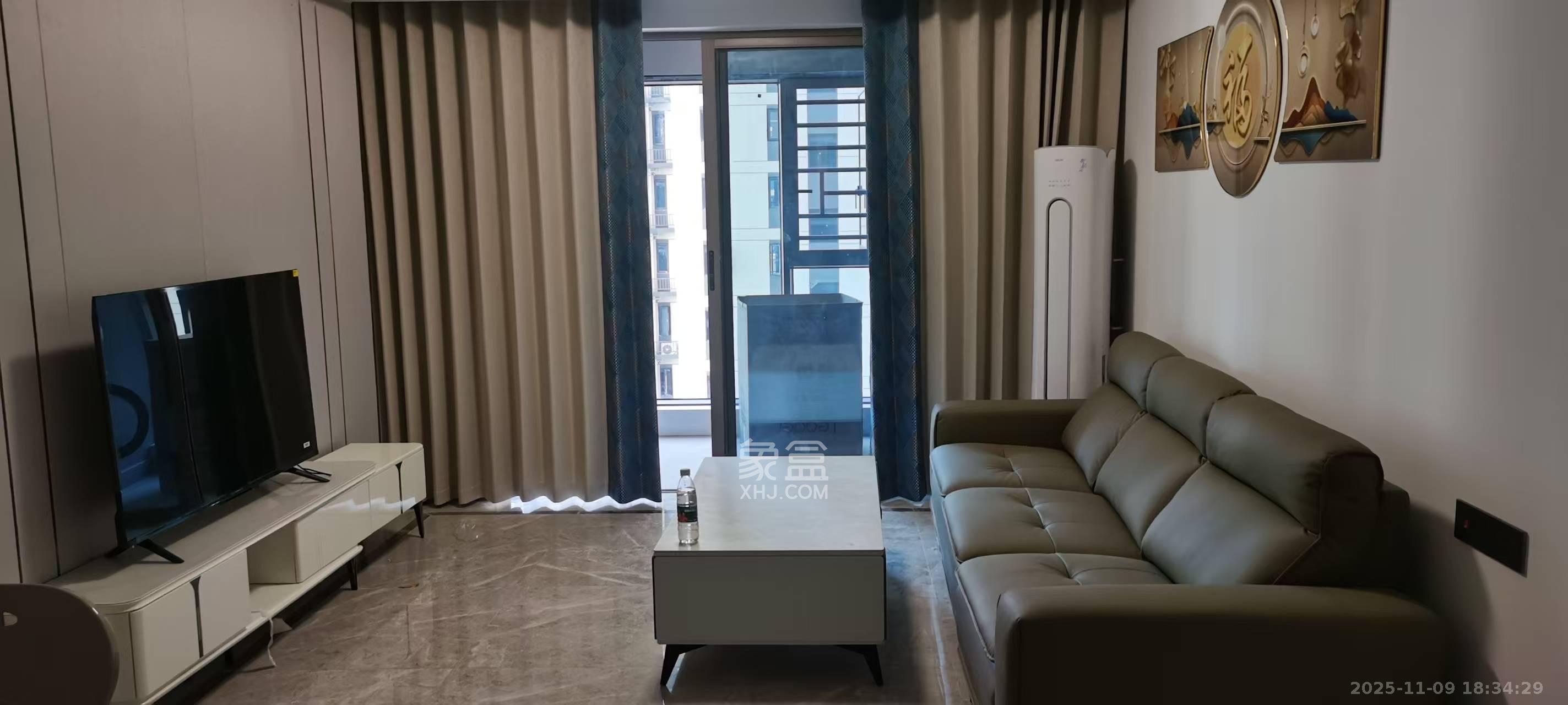 旭辉雨花郡  3室2厅2卫    4000.0元/月