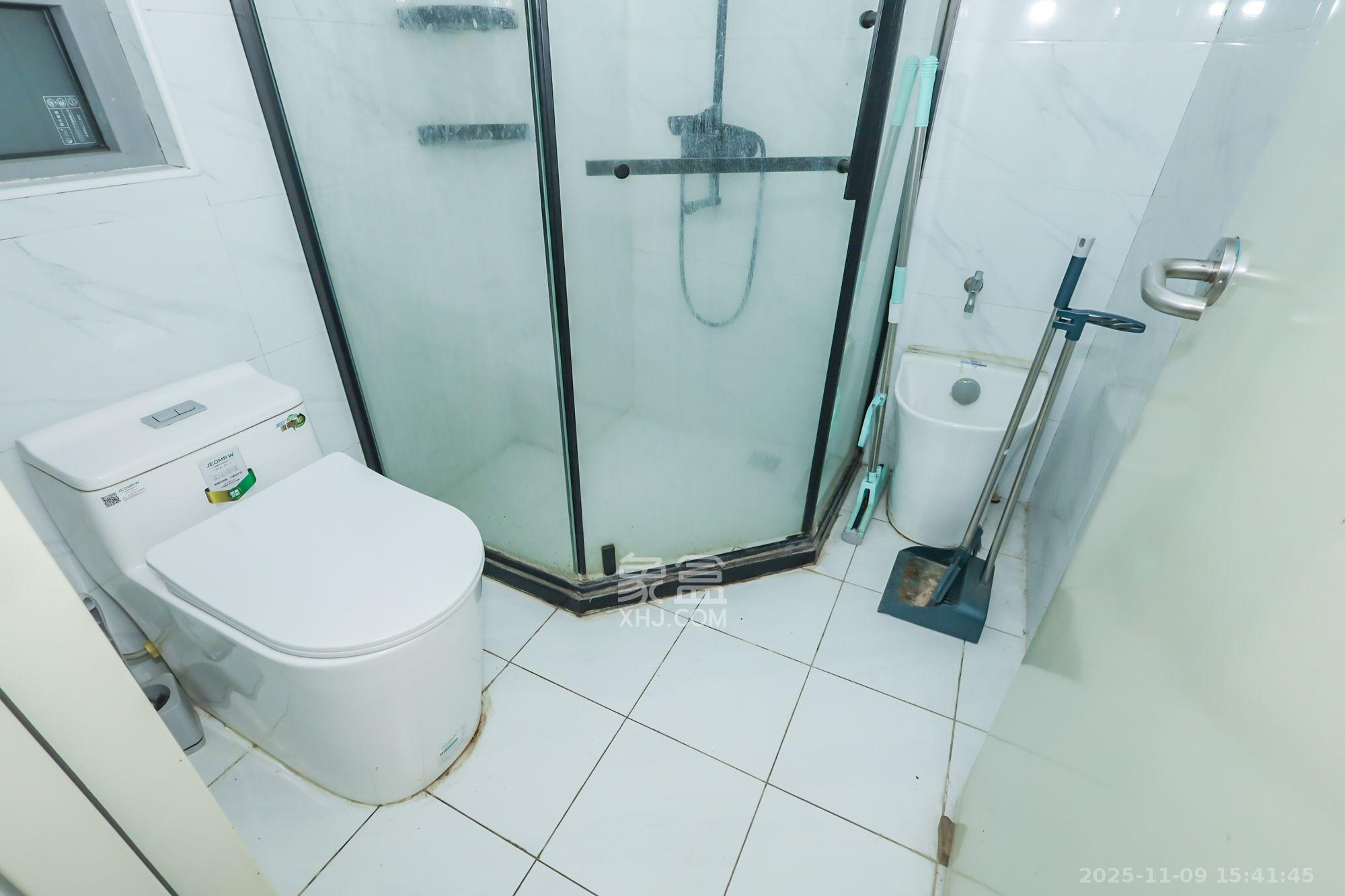 世茂铂翠湾四期（世茂悦享）  3室2厅1卫    2800.0元/月室内图