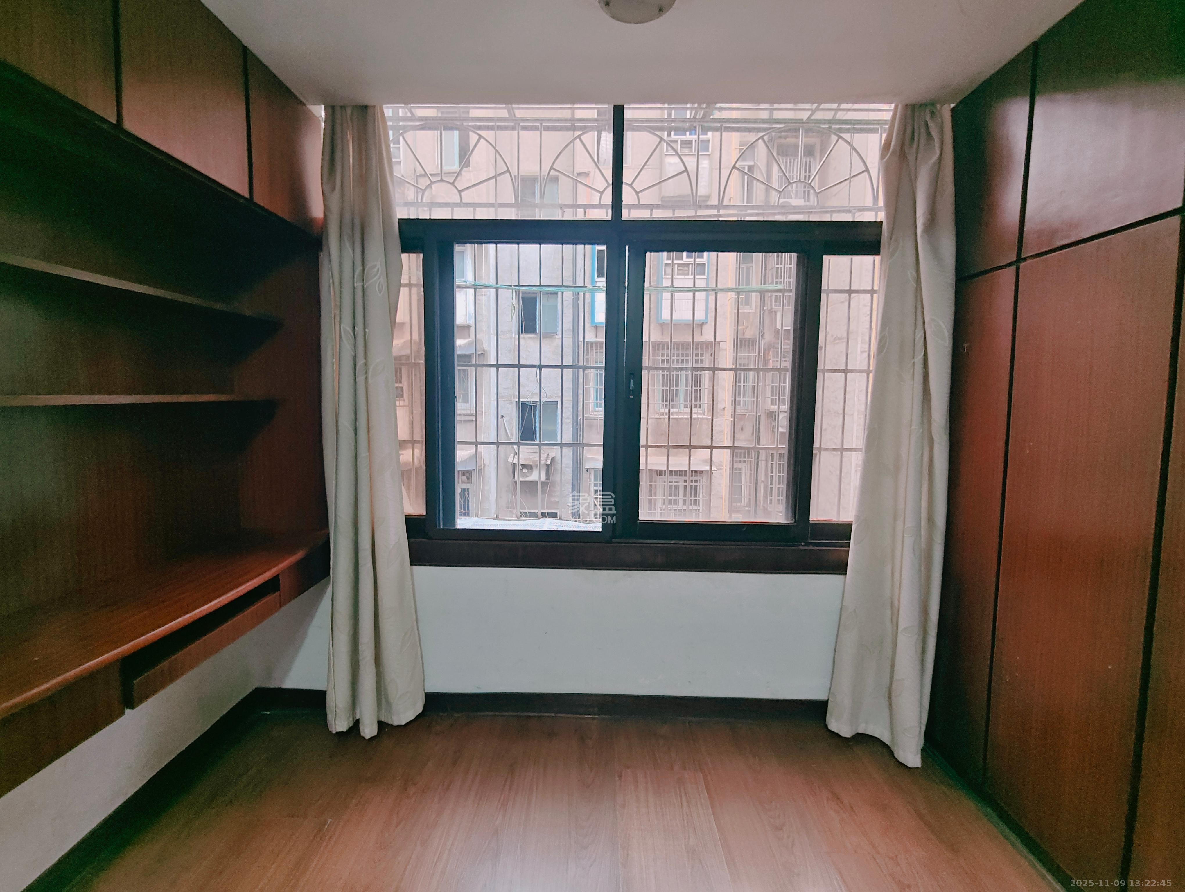 桐荫里社区 2室1厅1卫 1800.0元/月 桐荫里社区 2室1厅1卫 1800.0元/月室内图