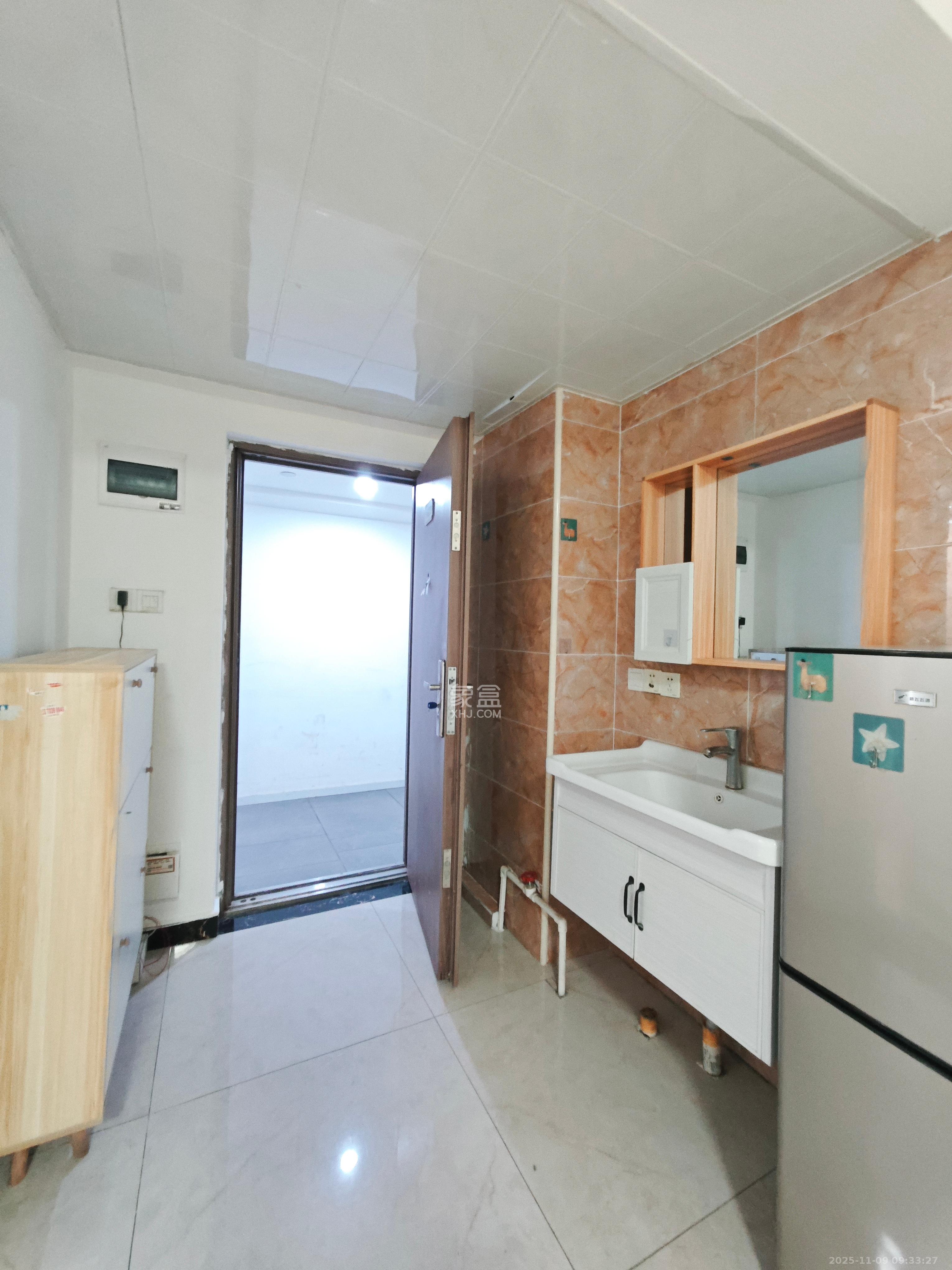 好莱城（弘德西街）  1室0厅1卫    1200.0元/月室内图