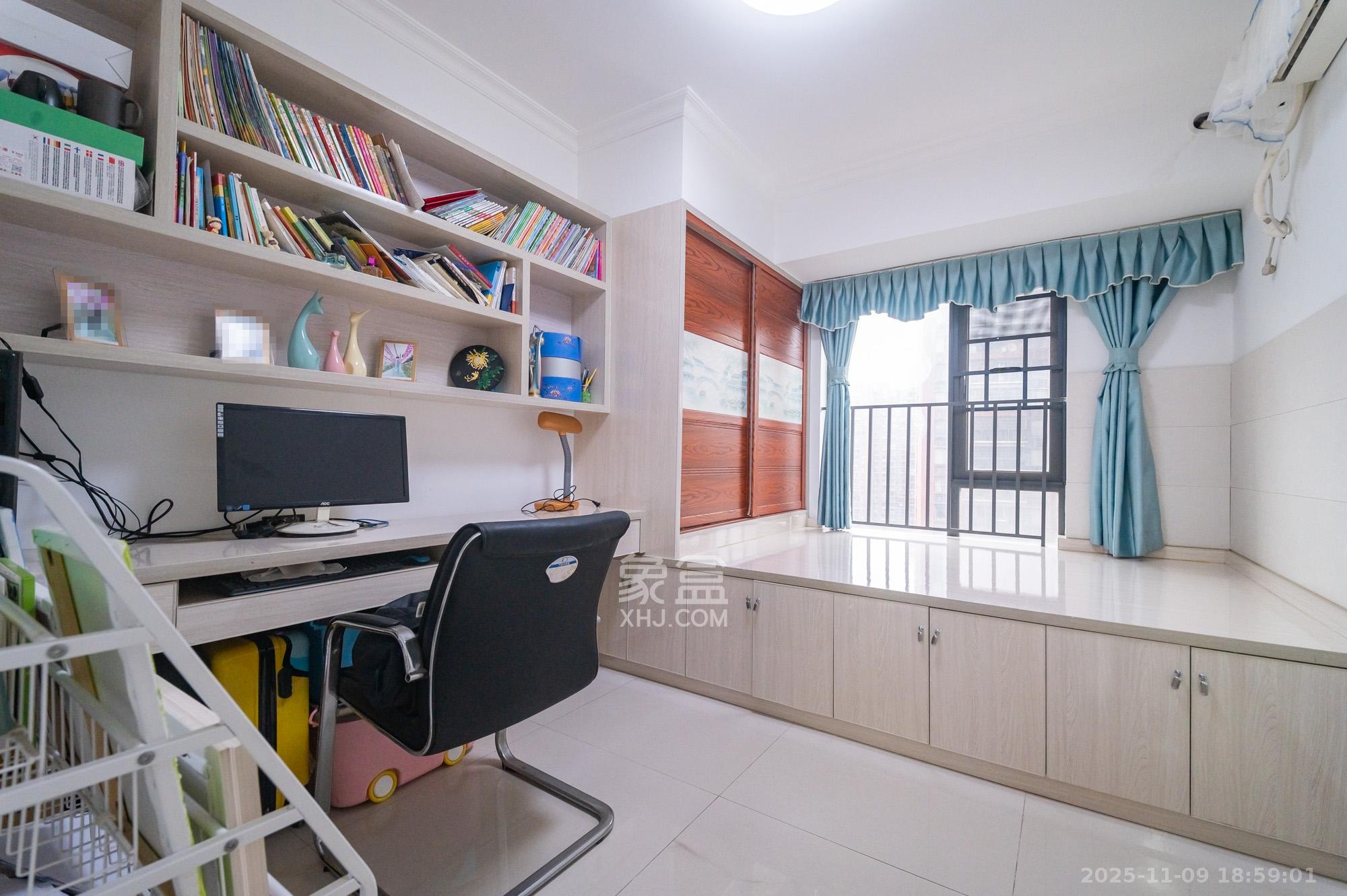 华润凤凰城二期 3室2厅2卫 88.0万 华润凤凰城二期 3室2厅2卫 88.0万卧室