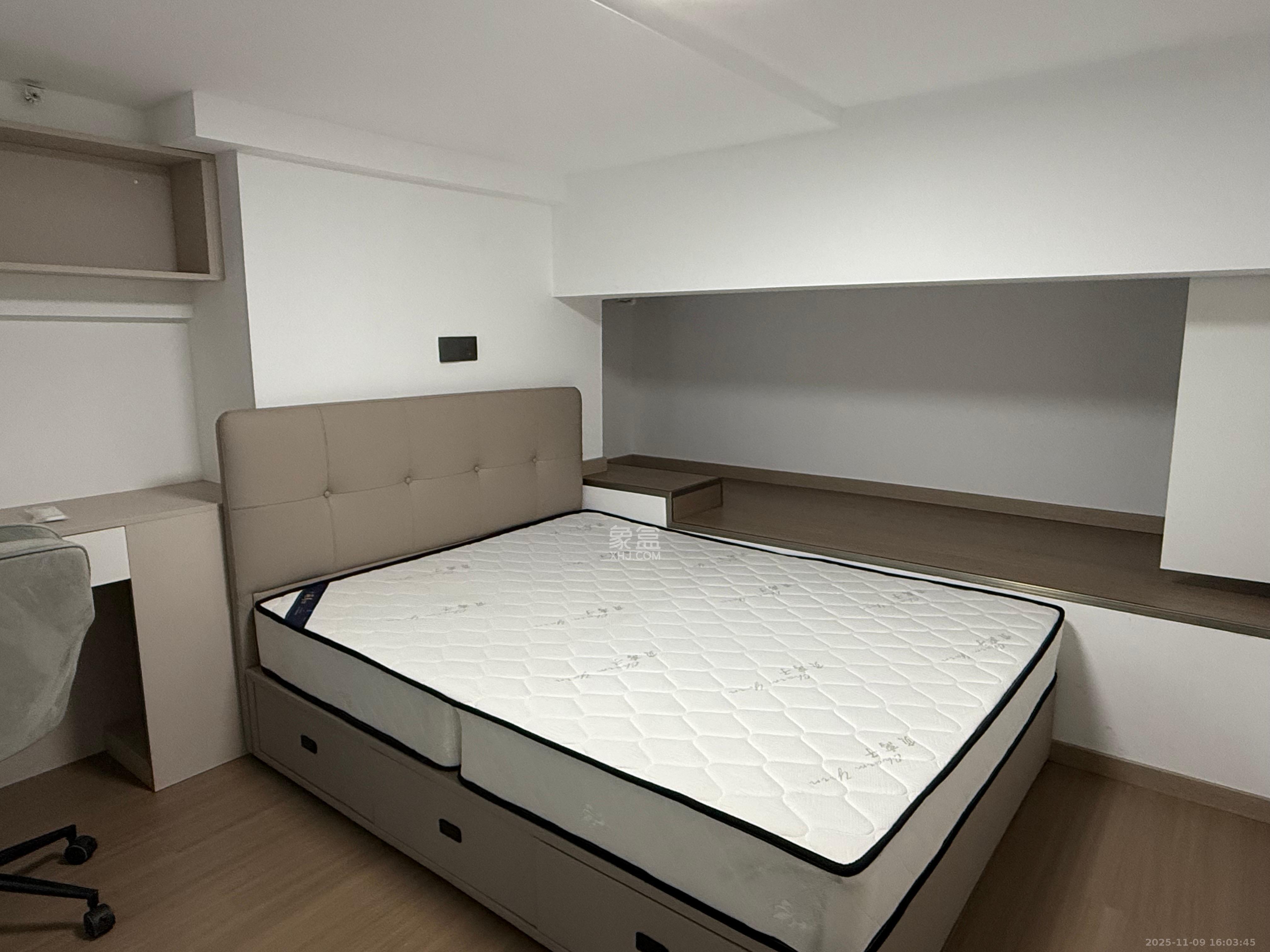 绿地V岛 1室0厅0卫 2800.0元/月 绿地V岛 1室0厅0卫 2800.0元/月室内图