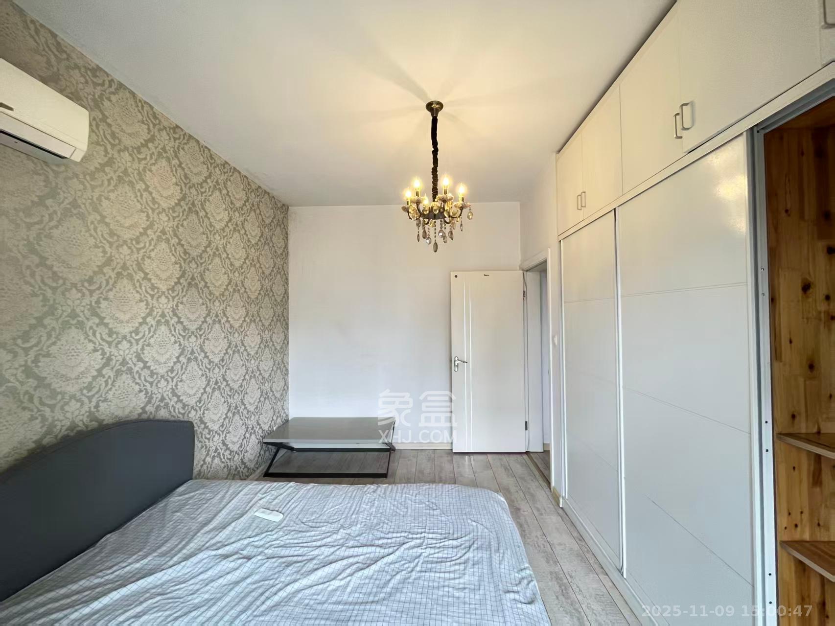 郡原广场 2室2厅1卫 2300.0元/月 郡原广场 2室2厅1卫 2300.0元/月室内图