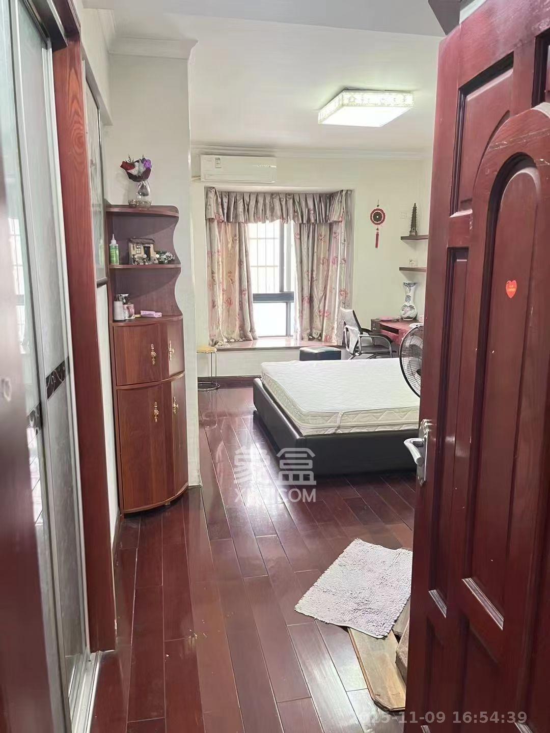 浏阳河畔家园 3室2厅2卫 2600.0元/月 浏阳河畔家园 3室2厅2卫 2600.0元/月室内图