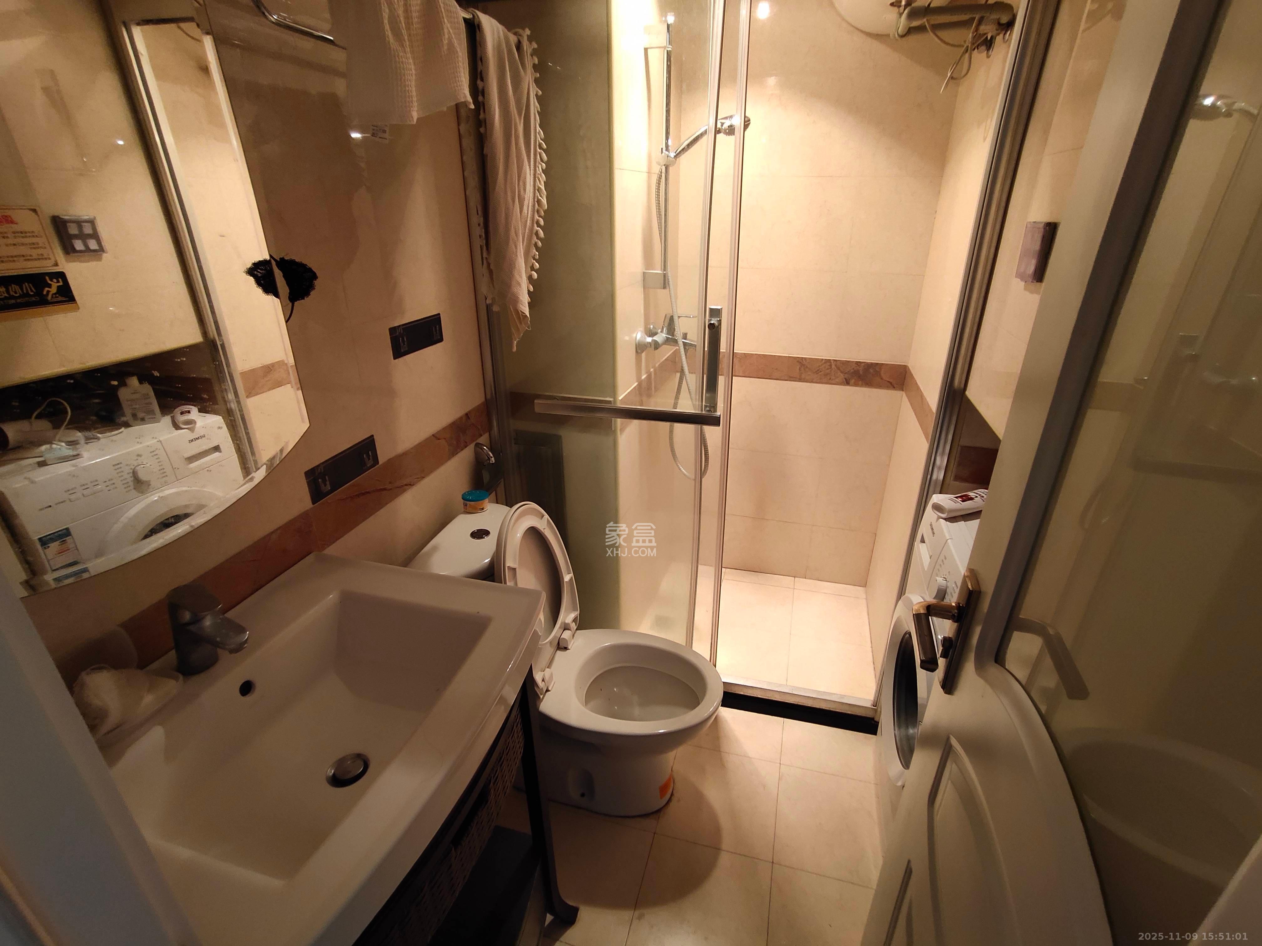 壹号公馆  1室1厅1卫    1800.0元/月