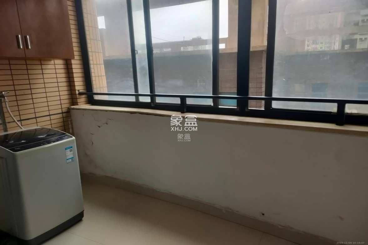 融圣国际 2室2厅1卫 2800.0元/月 融圣国际 2室2厅1卫 2800.0元/月室内图