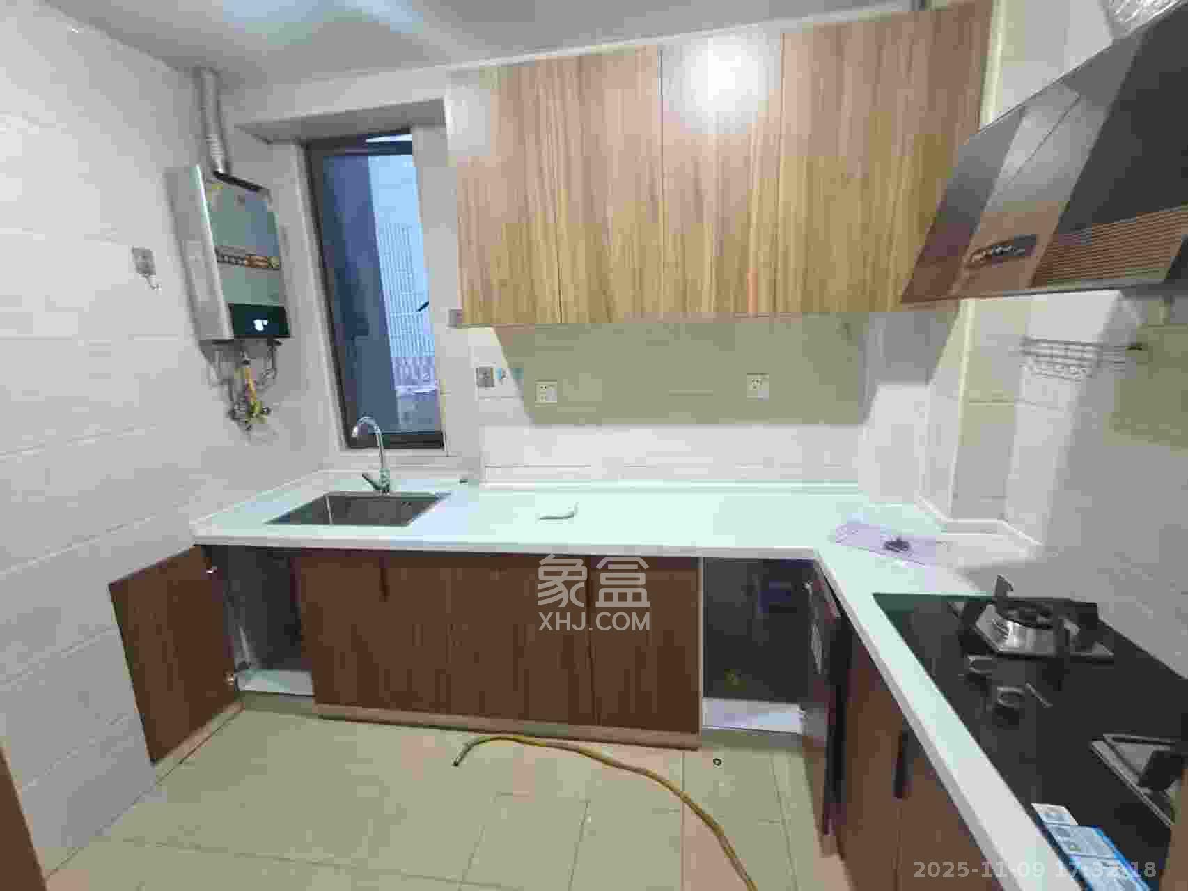 麓谷小镇  3室2厅1卫    2400.0元/月室内图