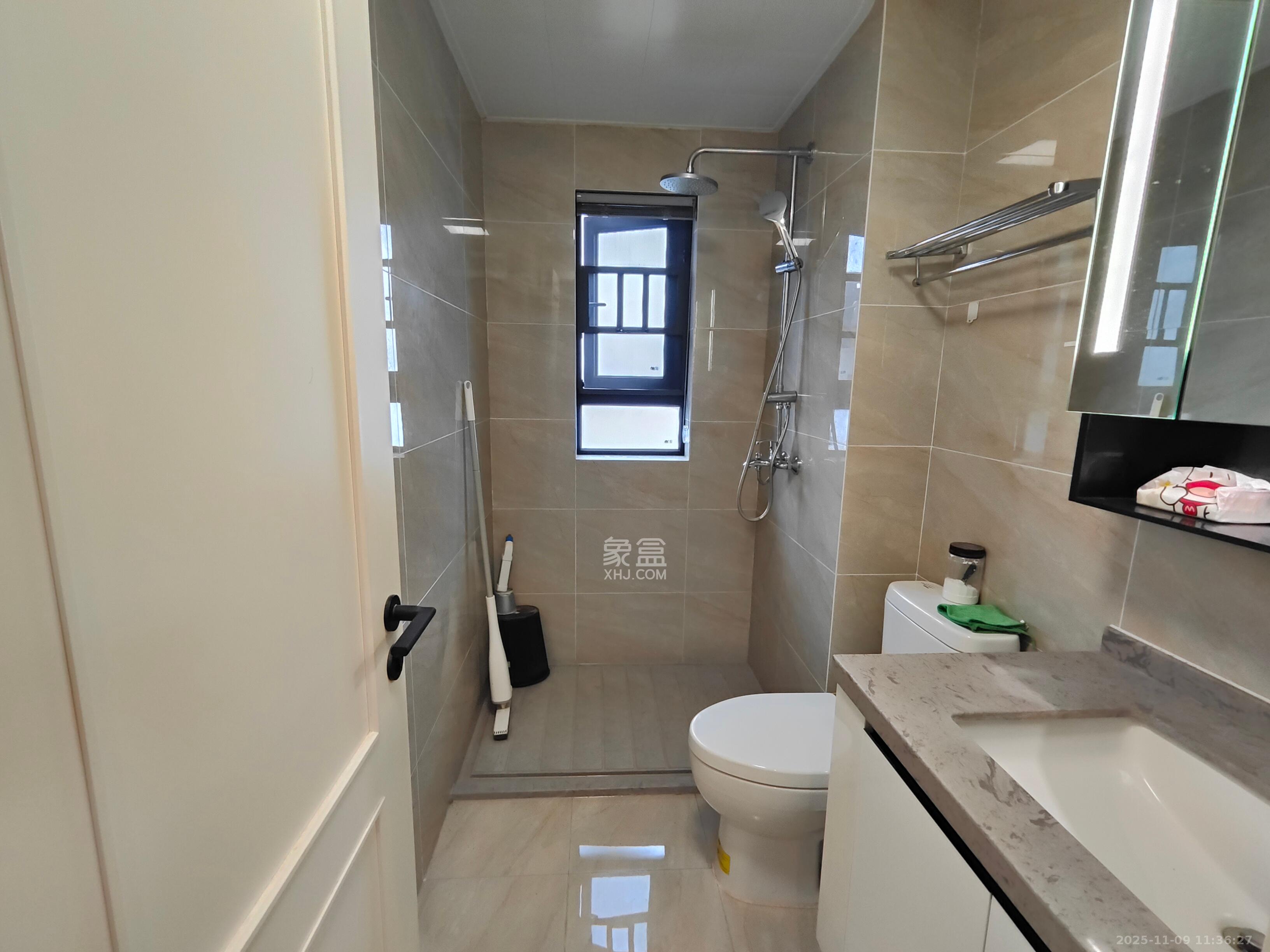 万科金色梦想B区  3室2厅2卫    3300.0元/月室内图