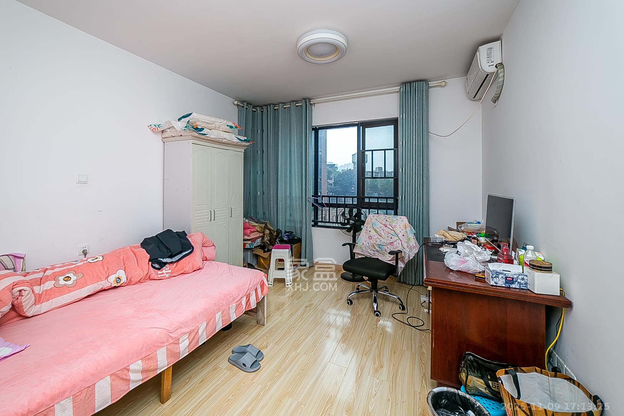 荣悦台  3室2厅2卫    155.0万卧室