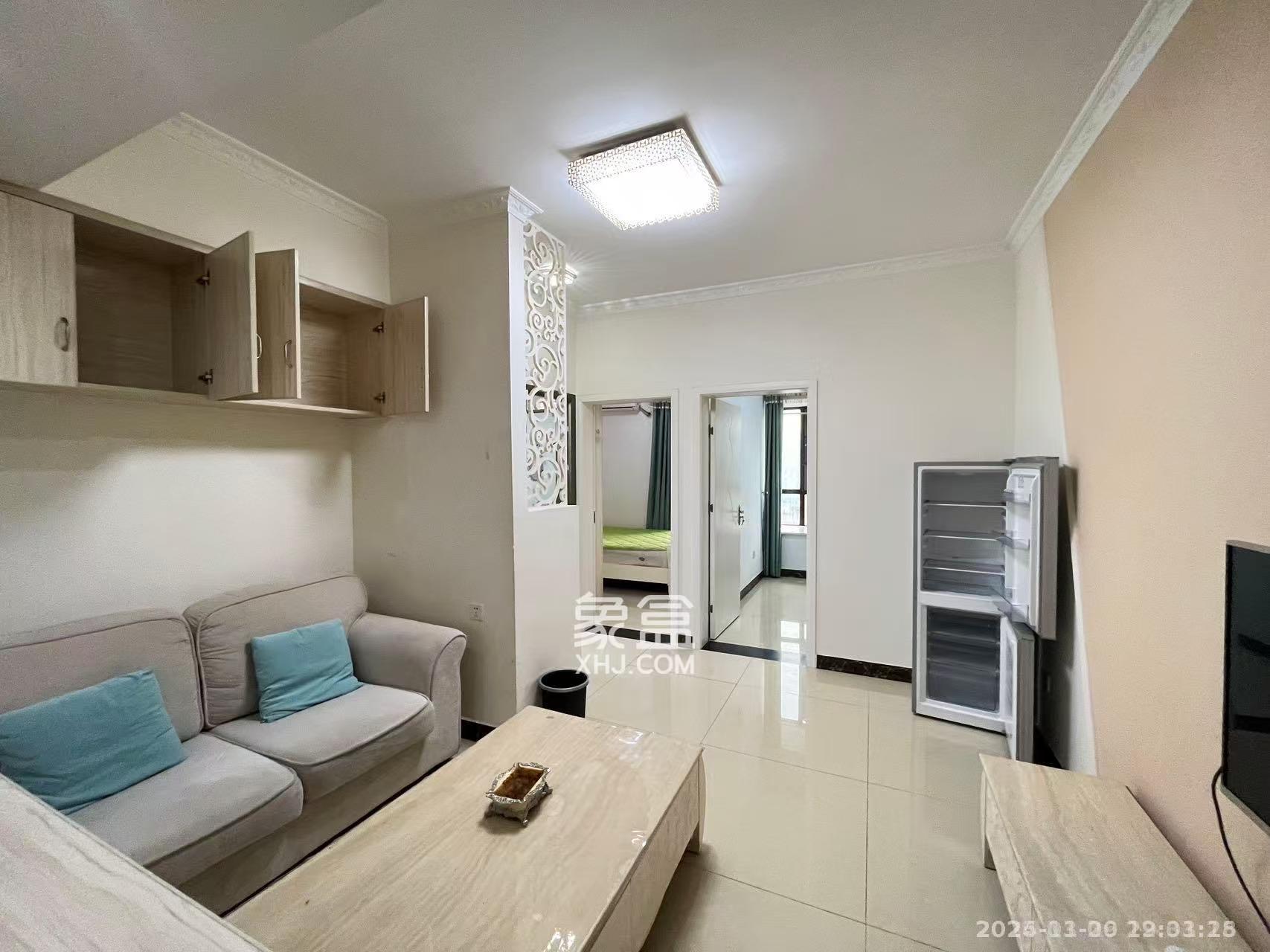 麓山枫情 2室1厅1卫 2100.0元/月 麓山枫情 2室1厅1卫 2100.0元/月室内图