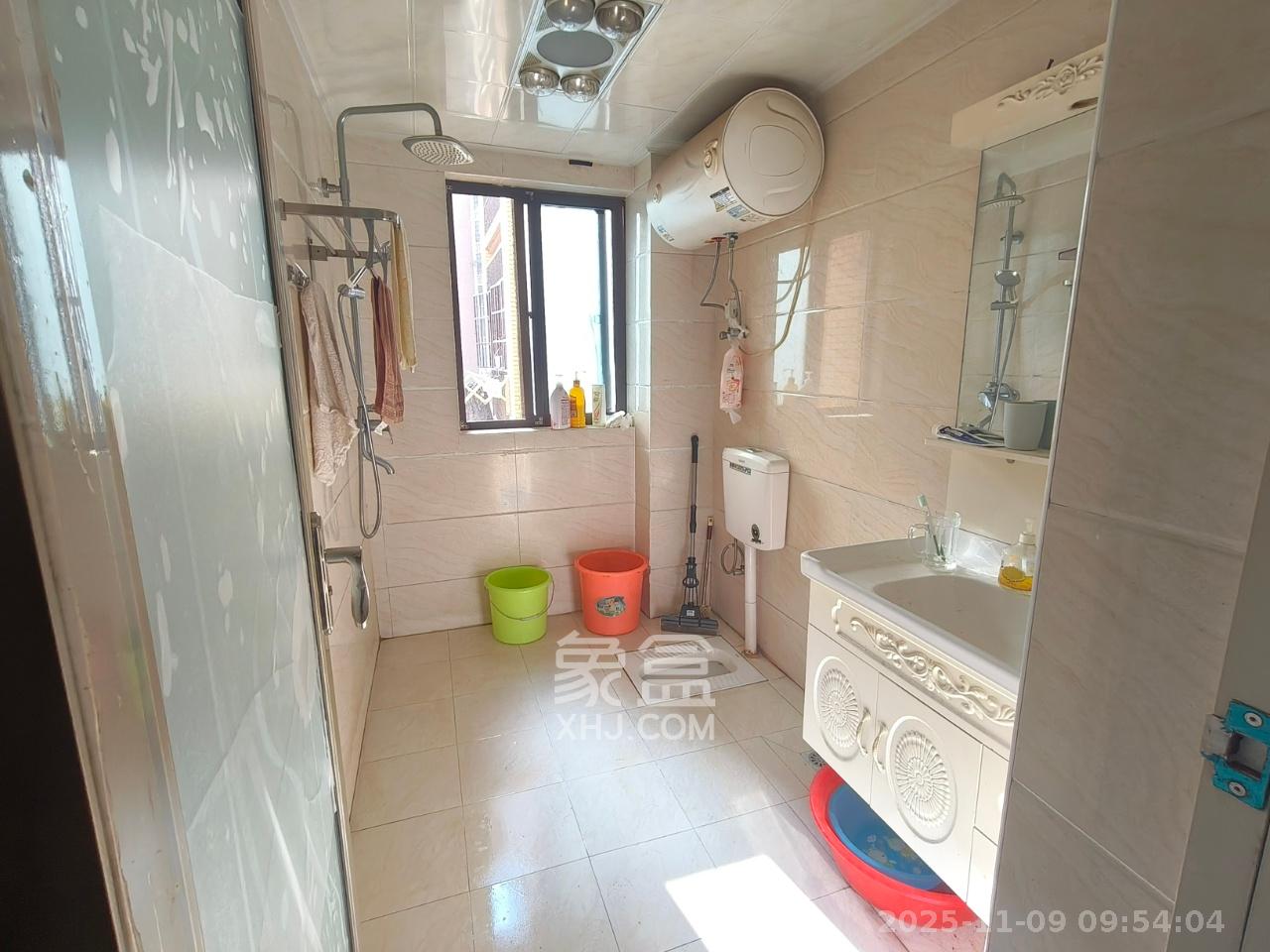 三景华御  2室2厅1卫    1800.0元/月室内图