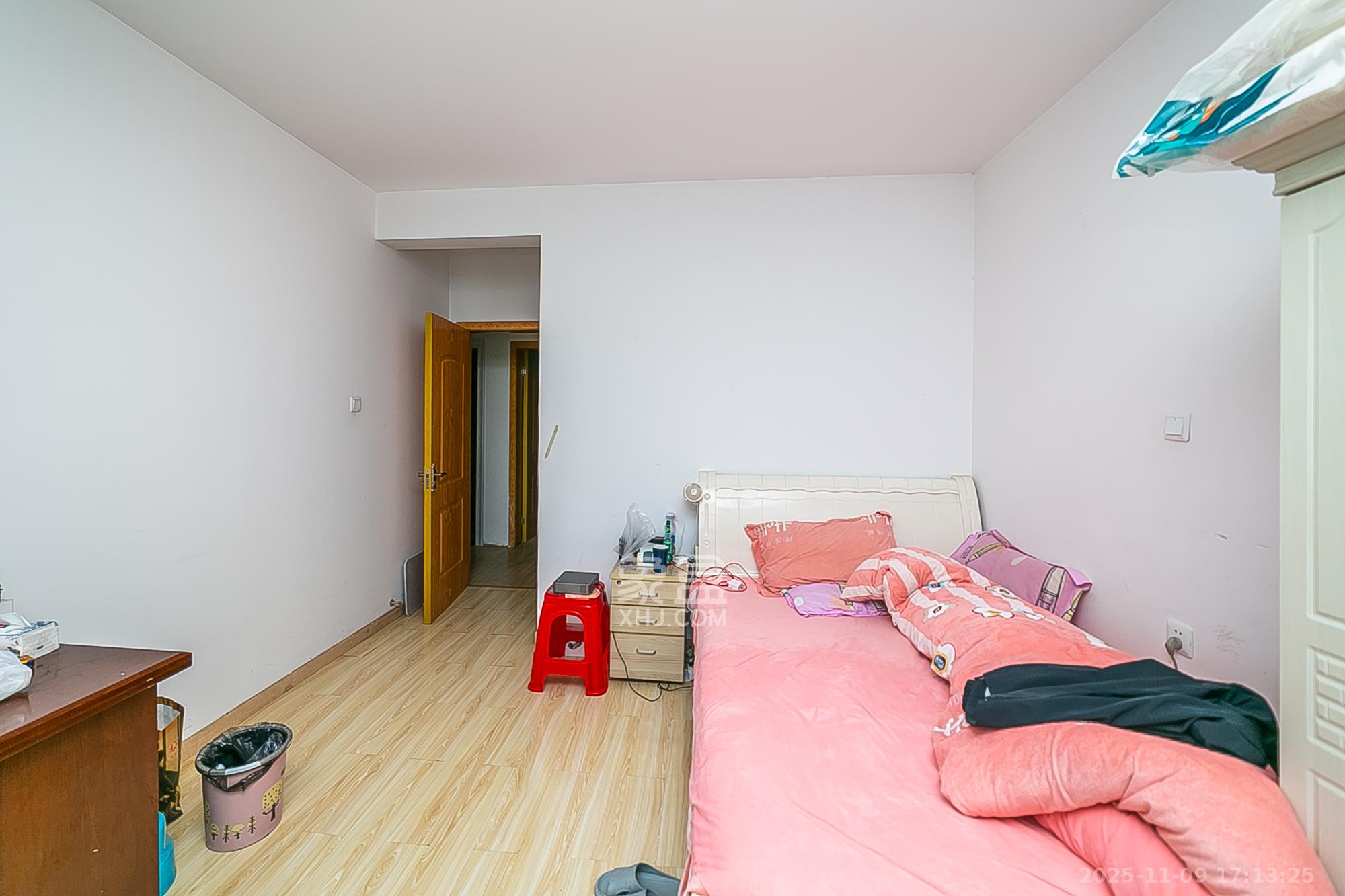 荣悦台  3室2厅2卫    155.0万卧室