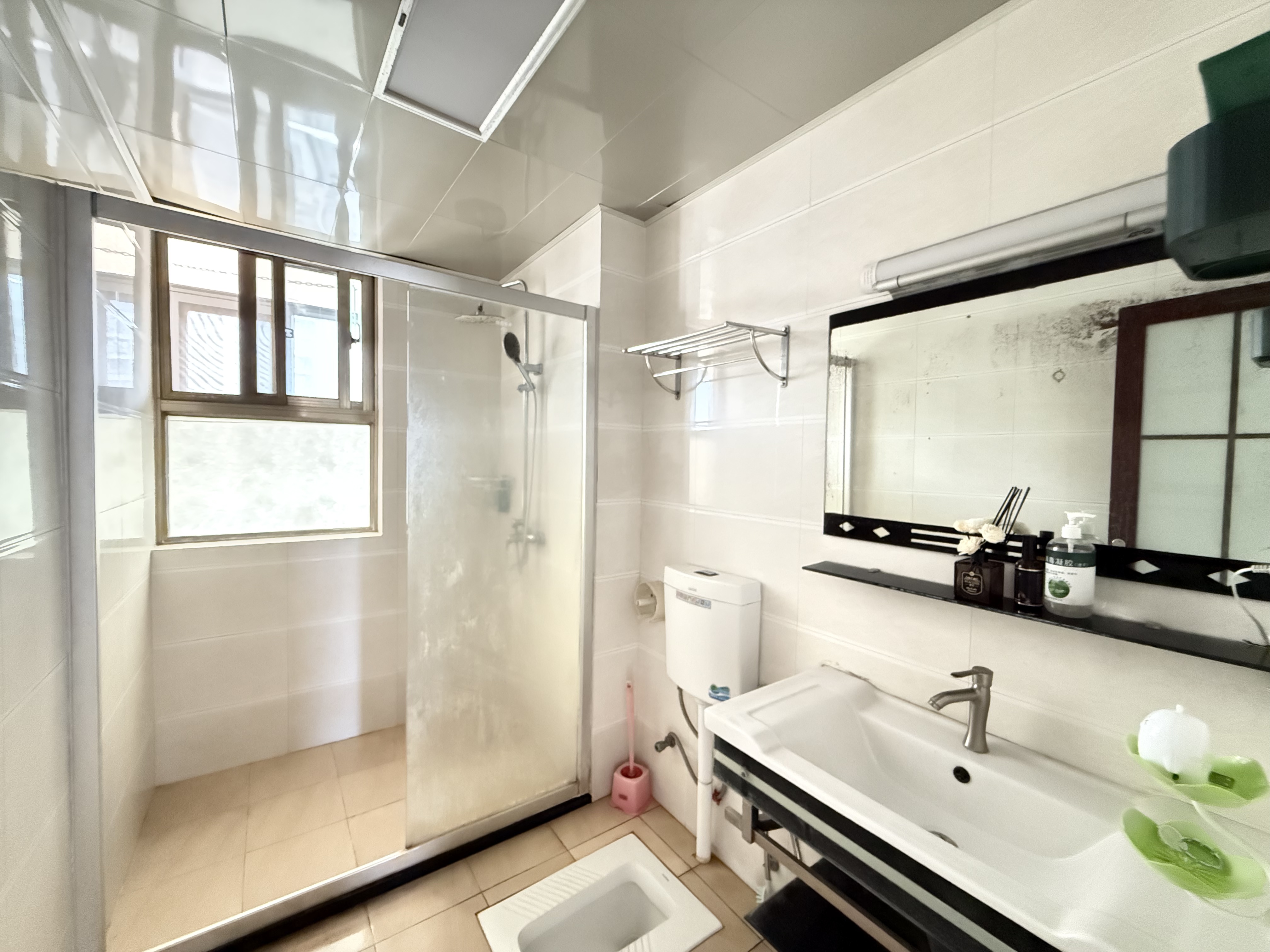 现代花园三期 3室2厅2卫 170.0万 现代花园三期 3室2厅2卫 170.0万室内图