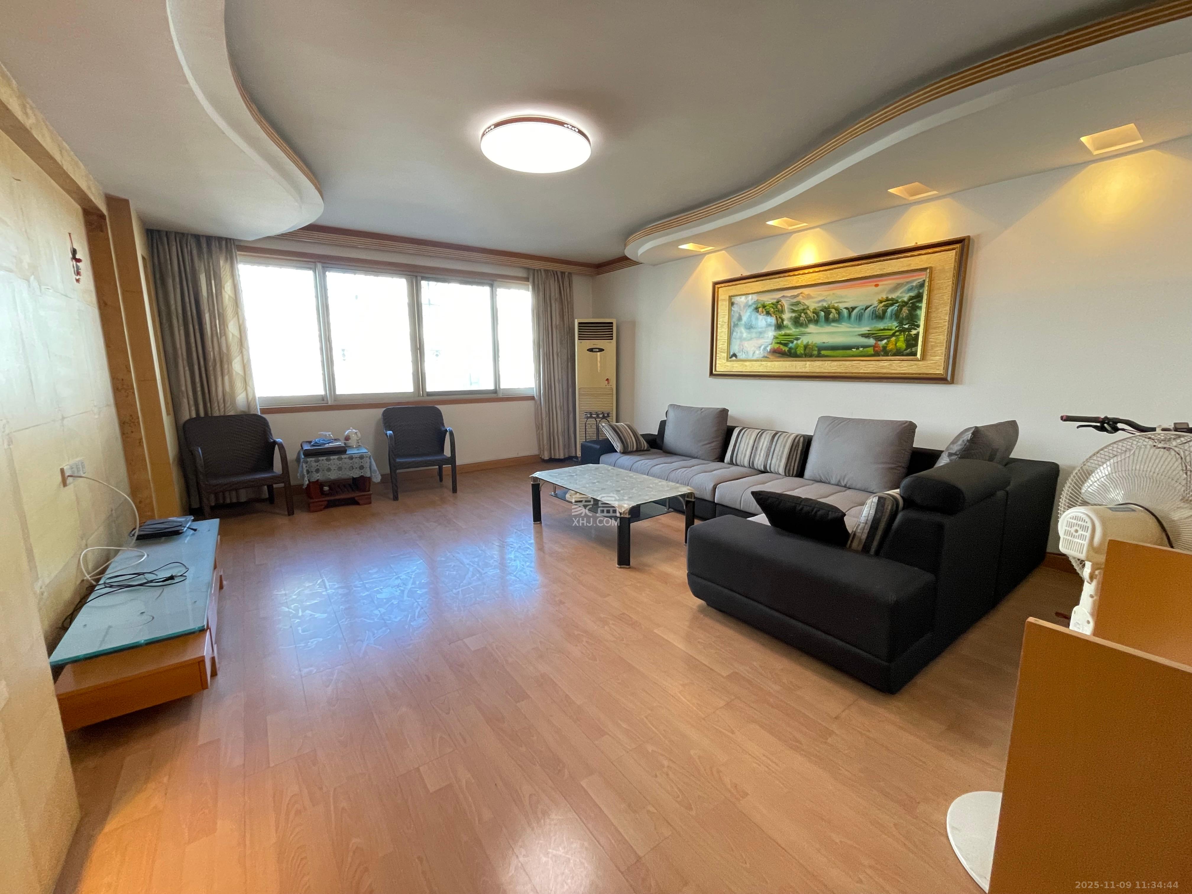 鸿园小区  4室2厅1卫    2800.0元/月室内图