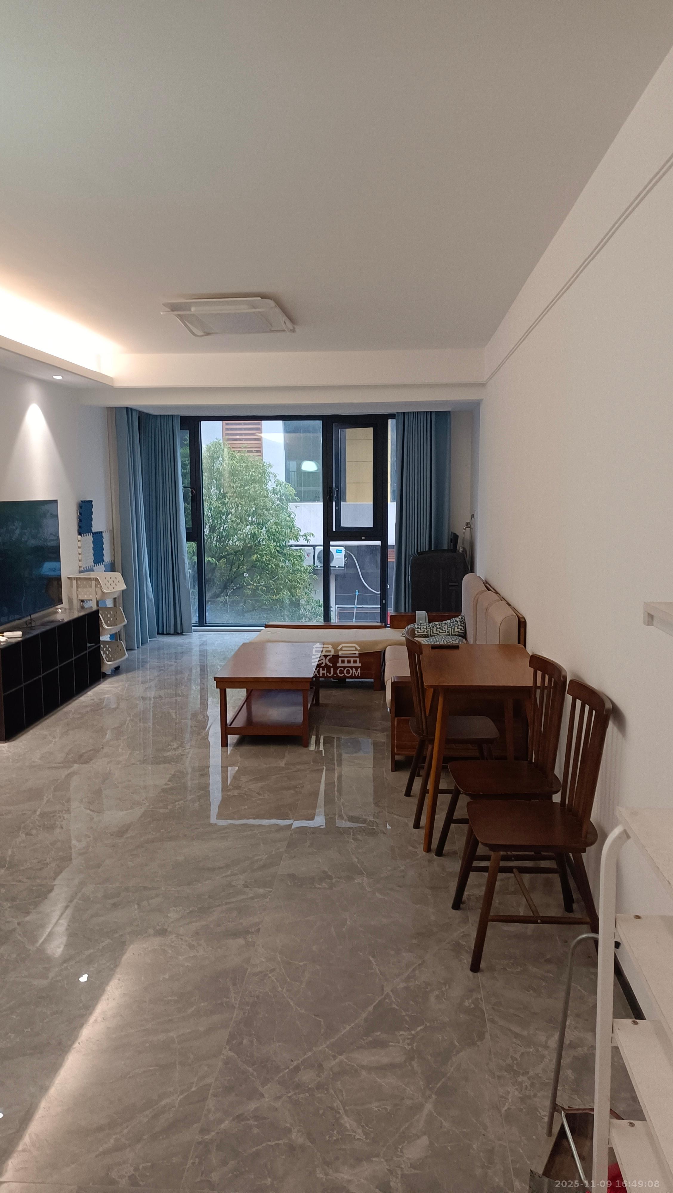 保利天汇  3室2厅1卫    3200.0元/月室内图1