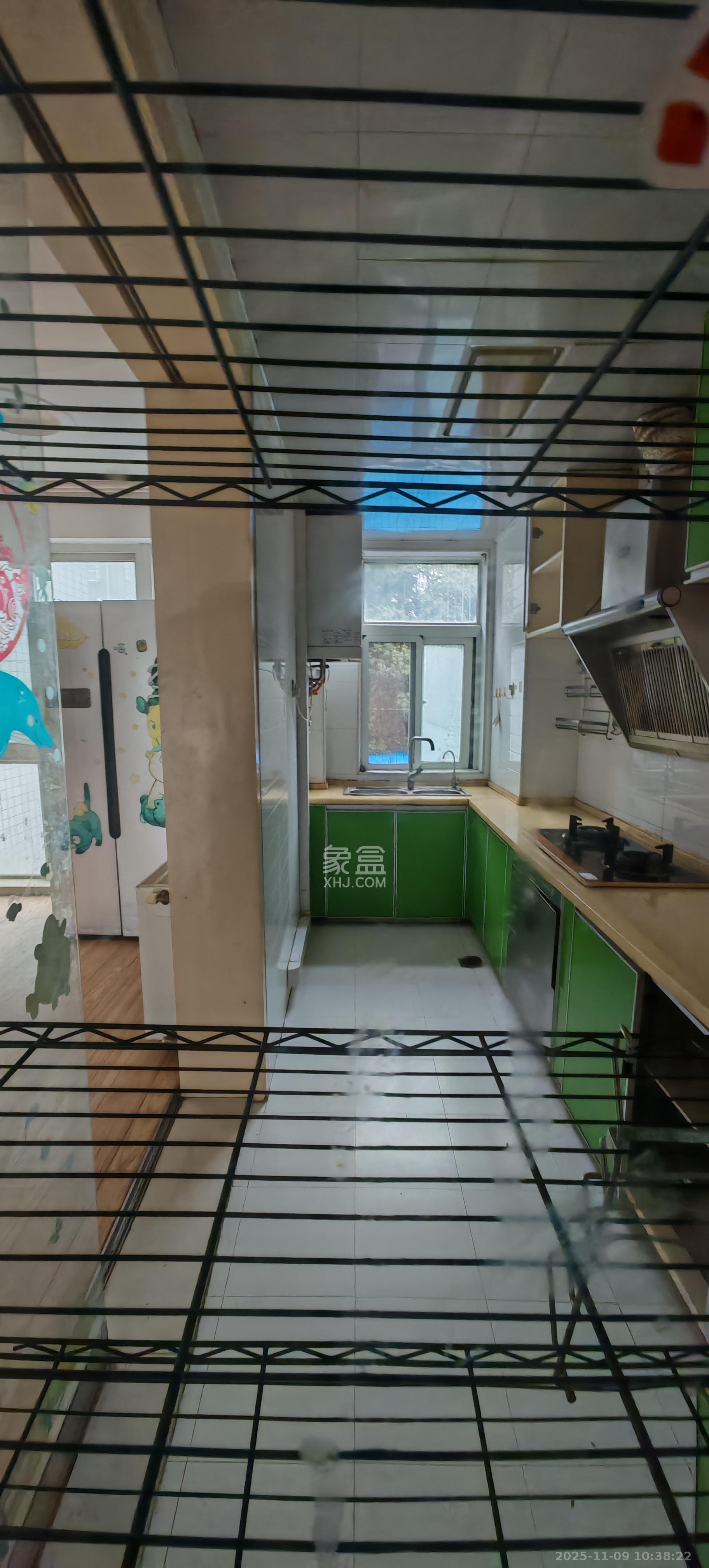 生活艺术城  3室2厅1卫    2000.0元/月室内图