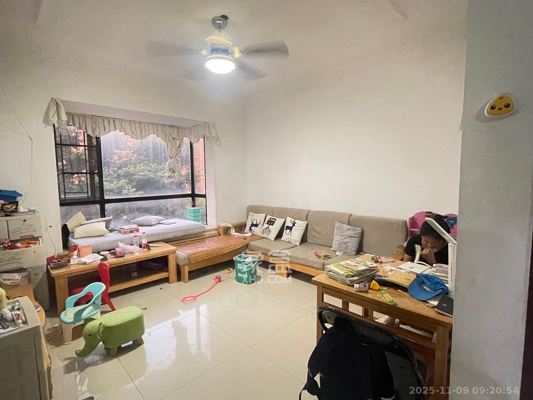 麓谷明珠  2室2厅1卫    2100.0元/月