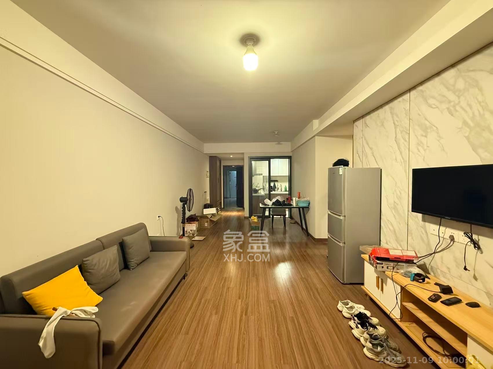 保利香槟国际  3室2厅2卫    2200.0元/月