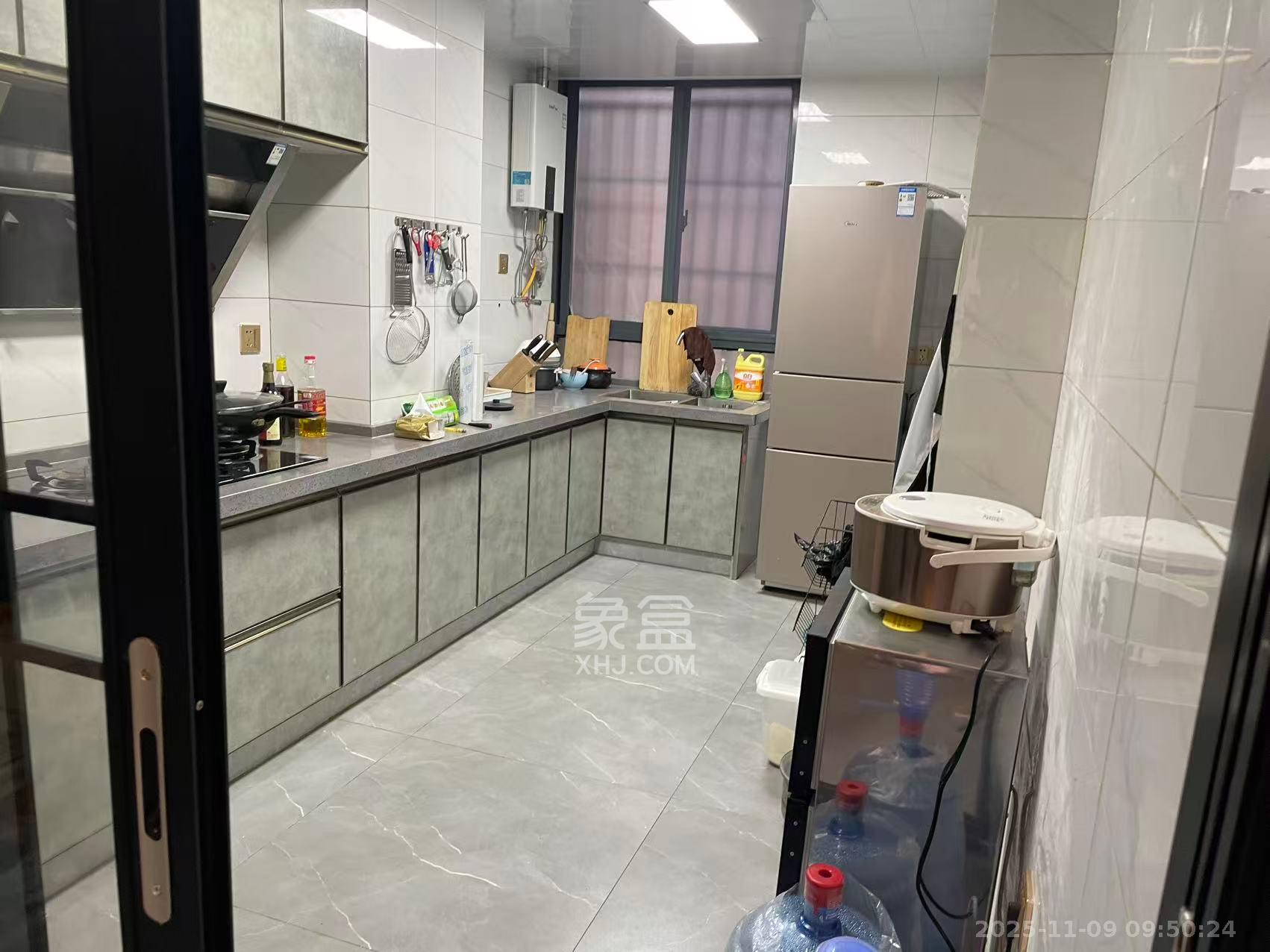 半山壹号  3室2厅2卫    3400.0元/月室内图