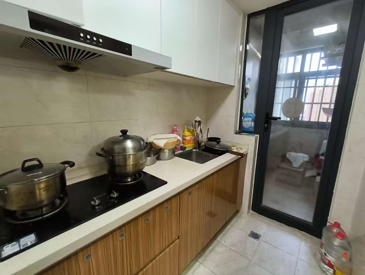 现代美居(喜盈门) 2室2厅1卫 2650.0元/月 现代美居(喜盈门) 2室2厅1卫 2650.0元/月室内图