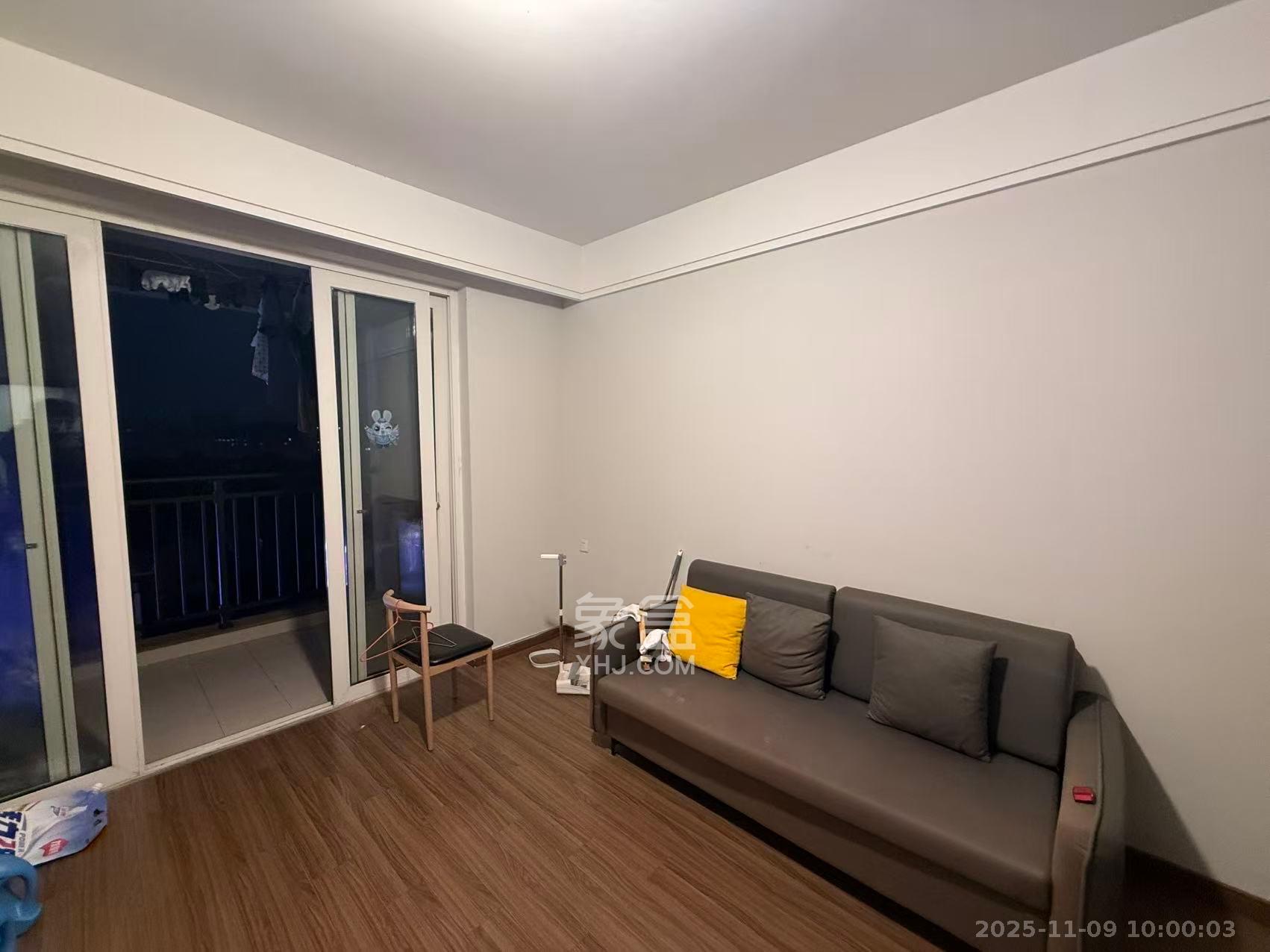 保利香槟国际  3室2厅2卫    2200.0元/月室内图