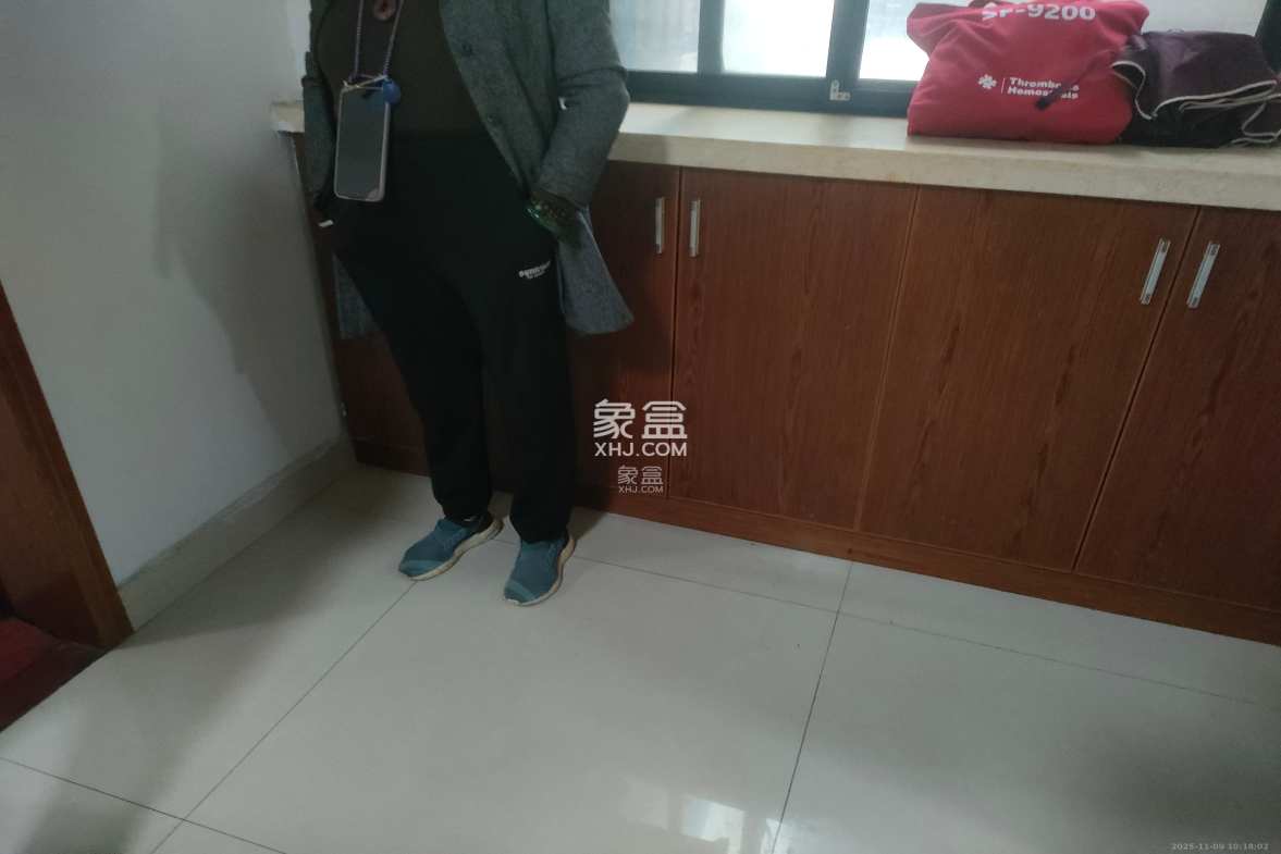 融圣国际 2室2厅1卫 2800.0元/月 融圣国际 2室2厅1卫 2800.0元/月室内图