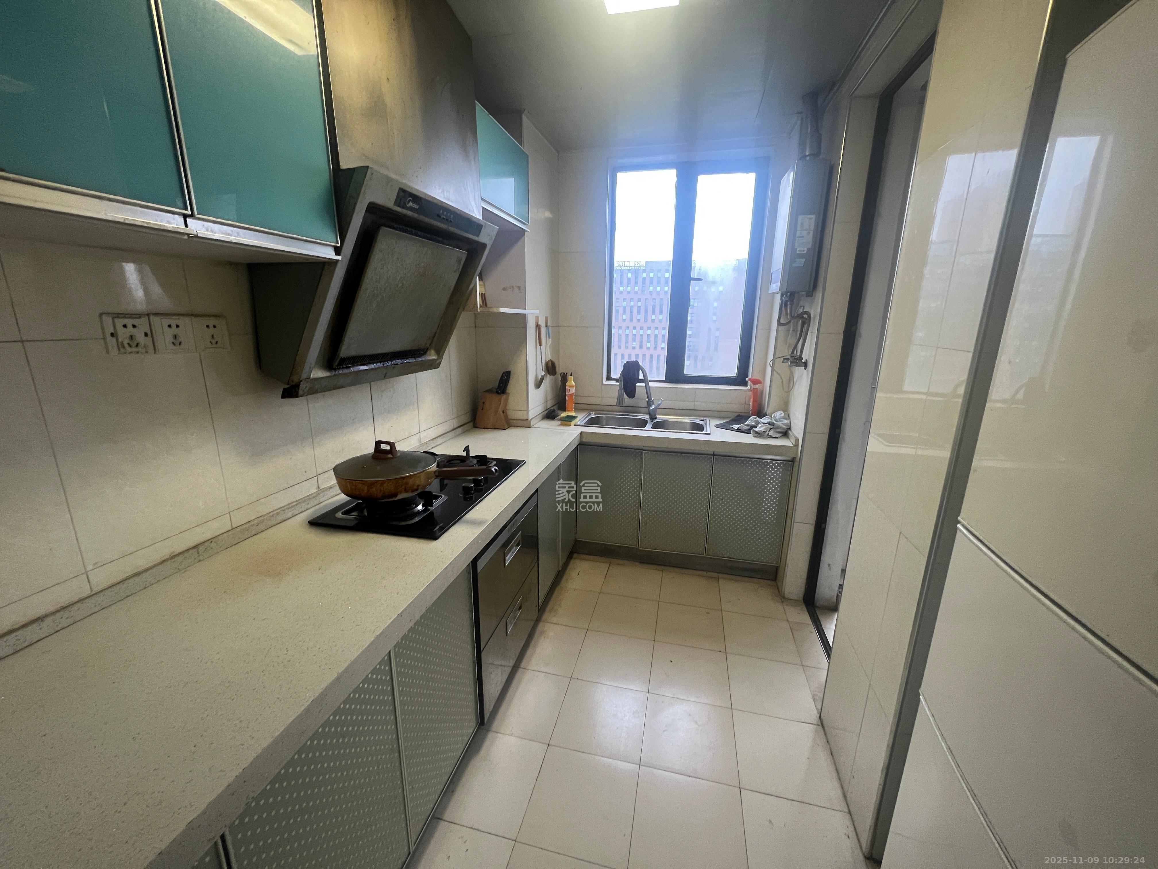 保利麓谷林语E区  3室2厅1卫    2300.0元/月室内图