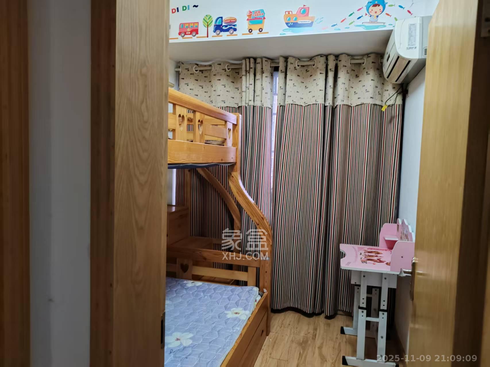 秀峰景园(领秀峰) 3室2厅1卫 1700.0元/月 秀峰景园(领秀峰) 3室2厅1卫 1700.0元/月室内图