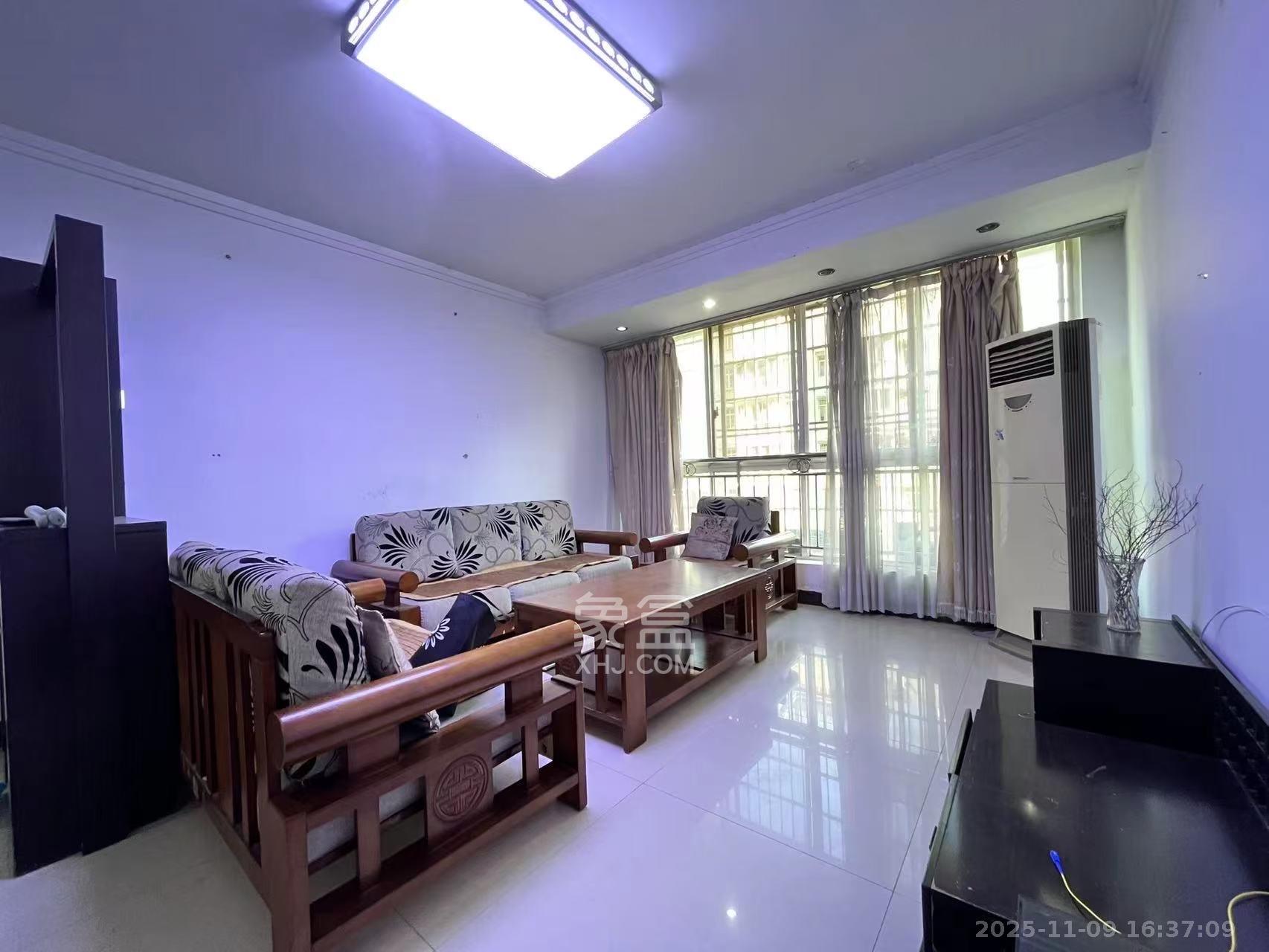 四季美景一、二期  2室2厅1卫    2000.0元/月室内图