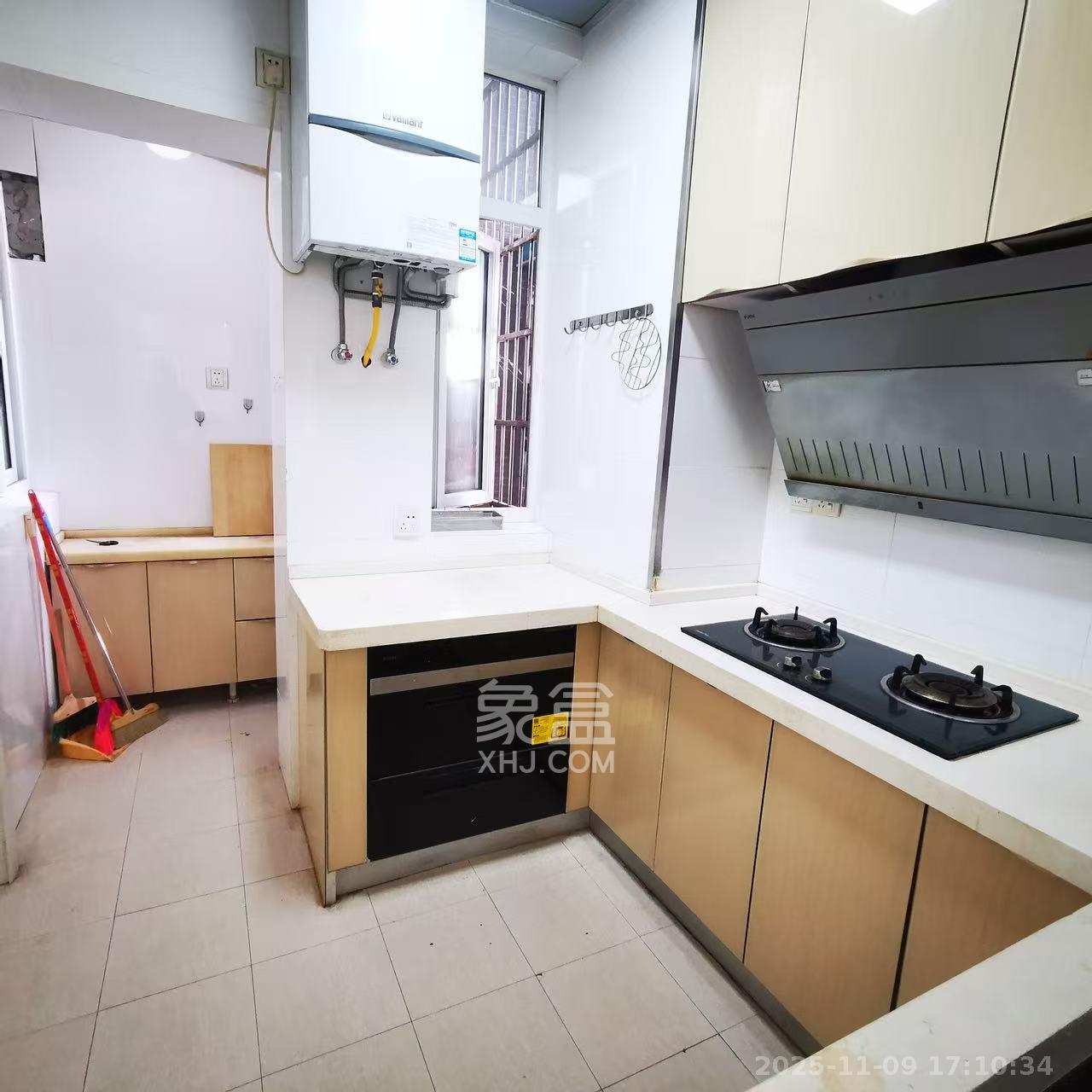 天心华庭 1室1厅1卫 4000.0元/月 天心华庭 1室1厅1卫 4000.0元/月室内图