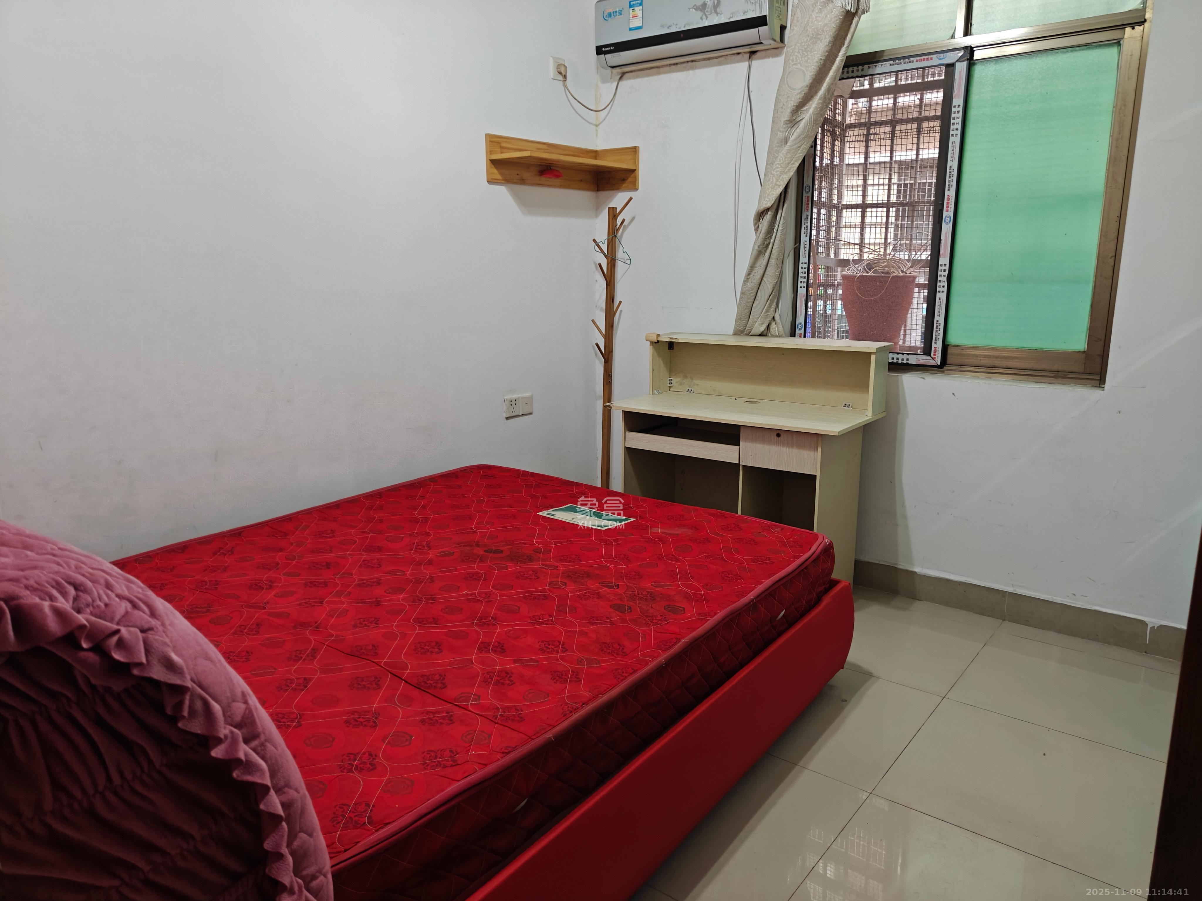 仰天湖1、2村  3室1厅1卫    1800.0元/月室内图