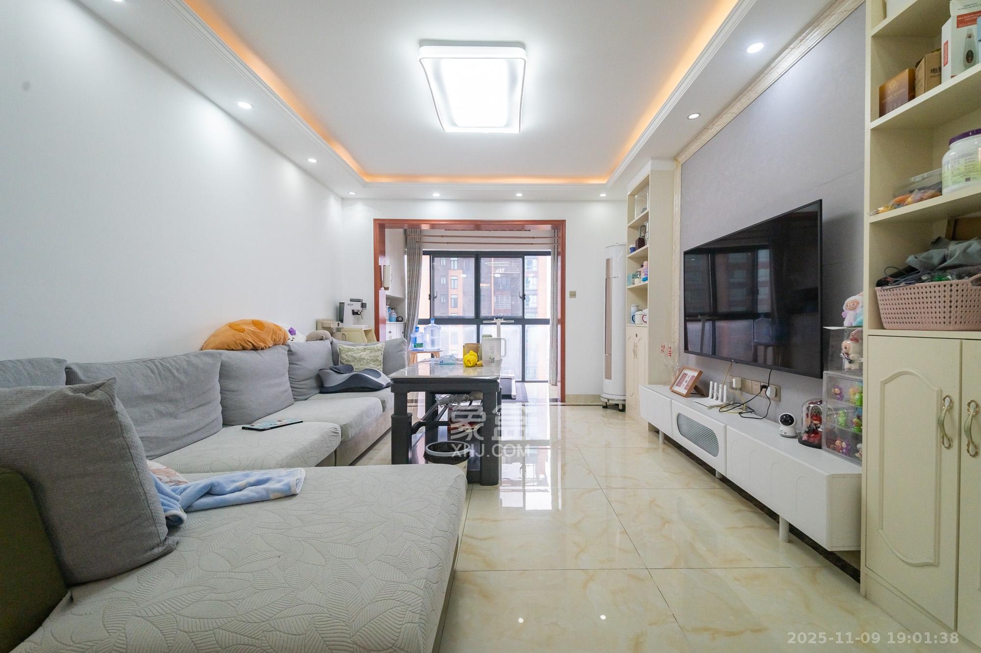 海伦春天  4室2厅2卫    102.8万