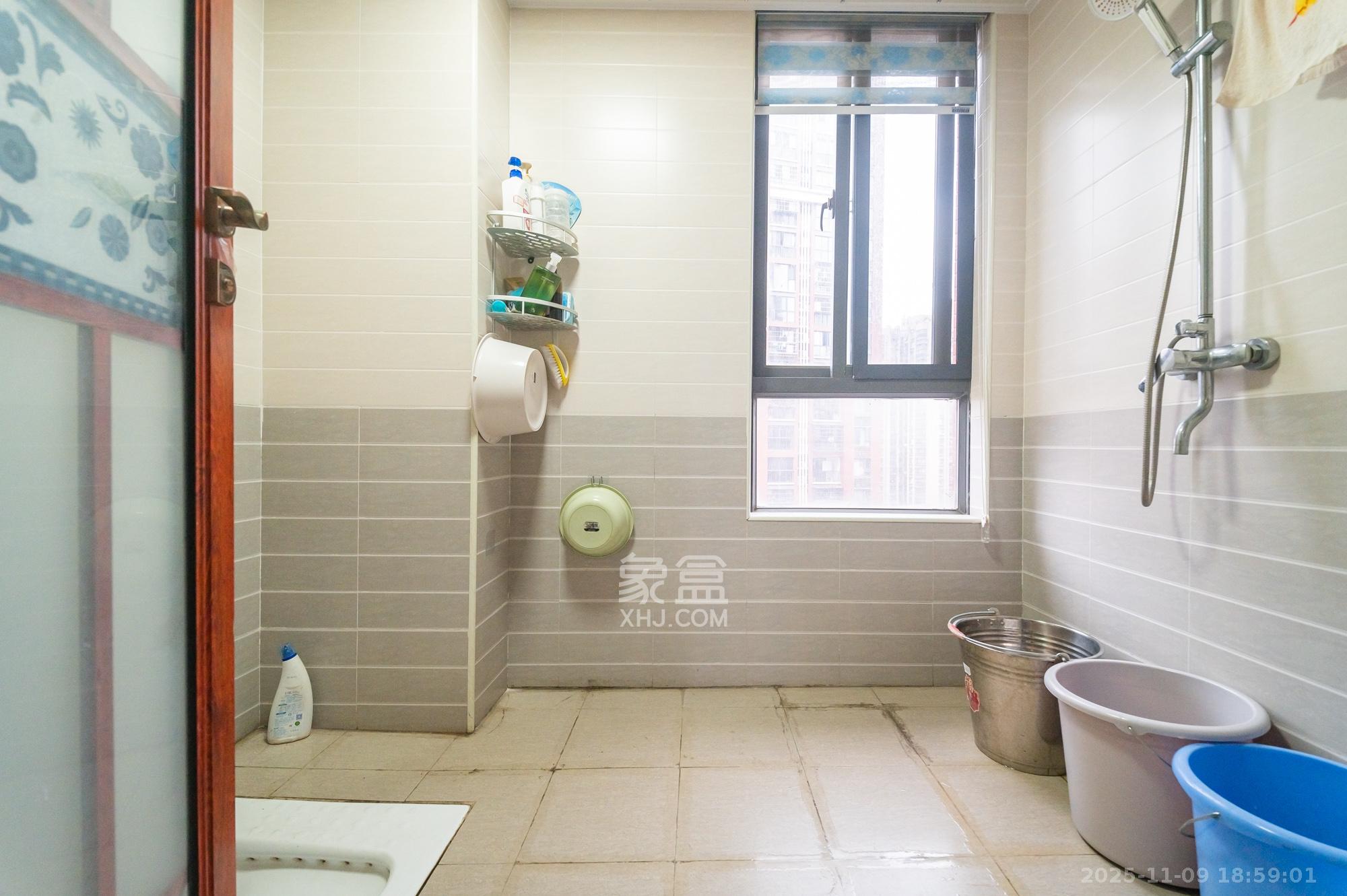 华润凤凰城二期 3室2厅2卫 88.0万 华润凤凰城二期 3室2厅2卫 88.0万卫生间