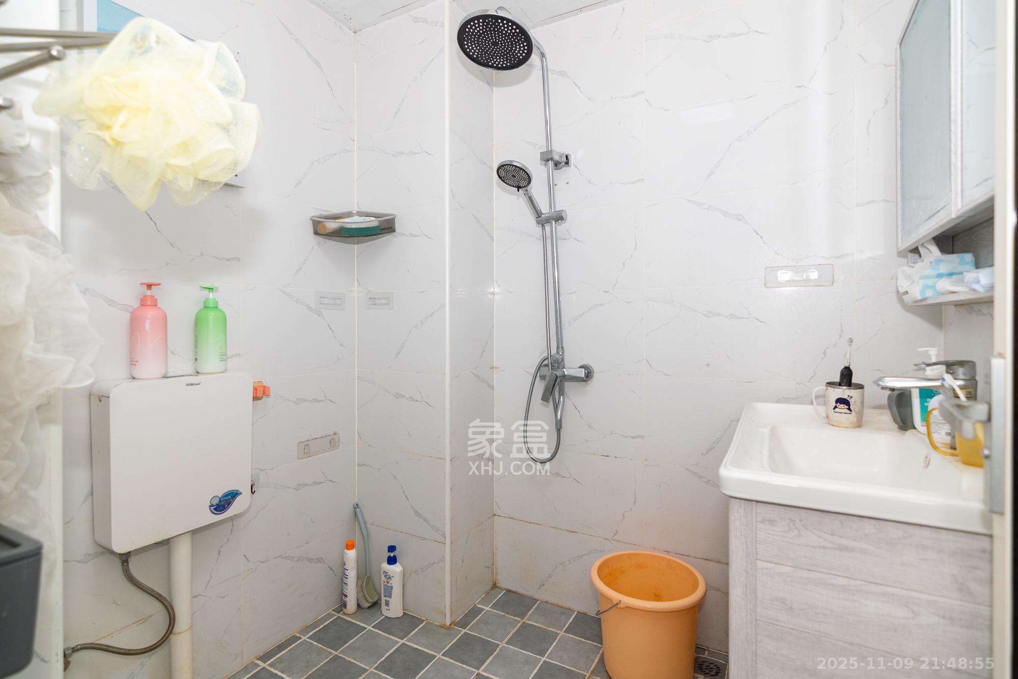 澳海月亮湾  3室2厅1卫    69.8万卫生间