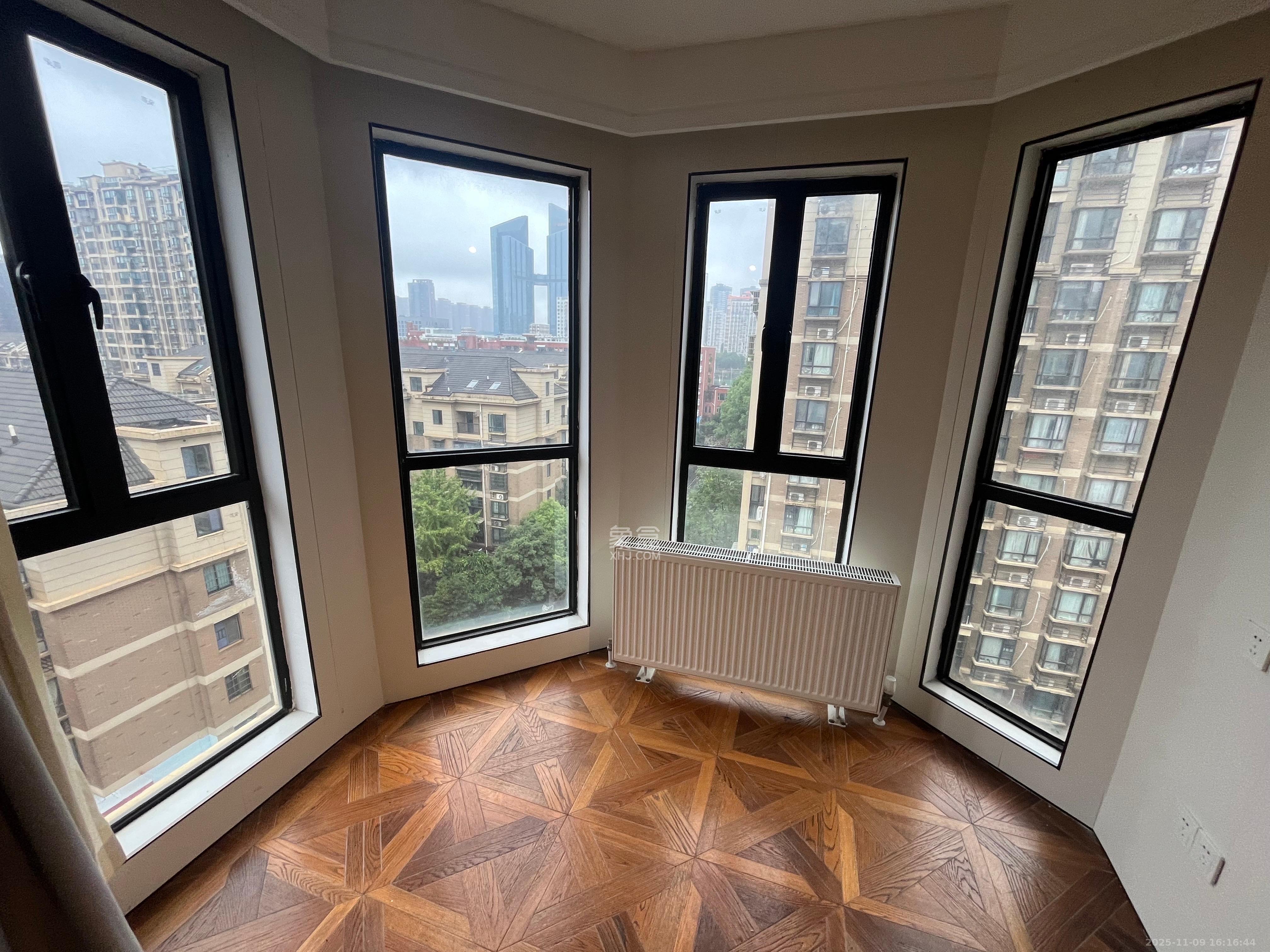 三江花中城 3室1厅2卫 3600.0元/月 三江花中城 3室1厅2卫 3600.0元/月室内图