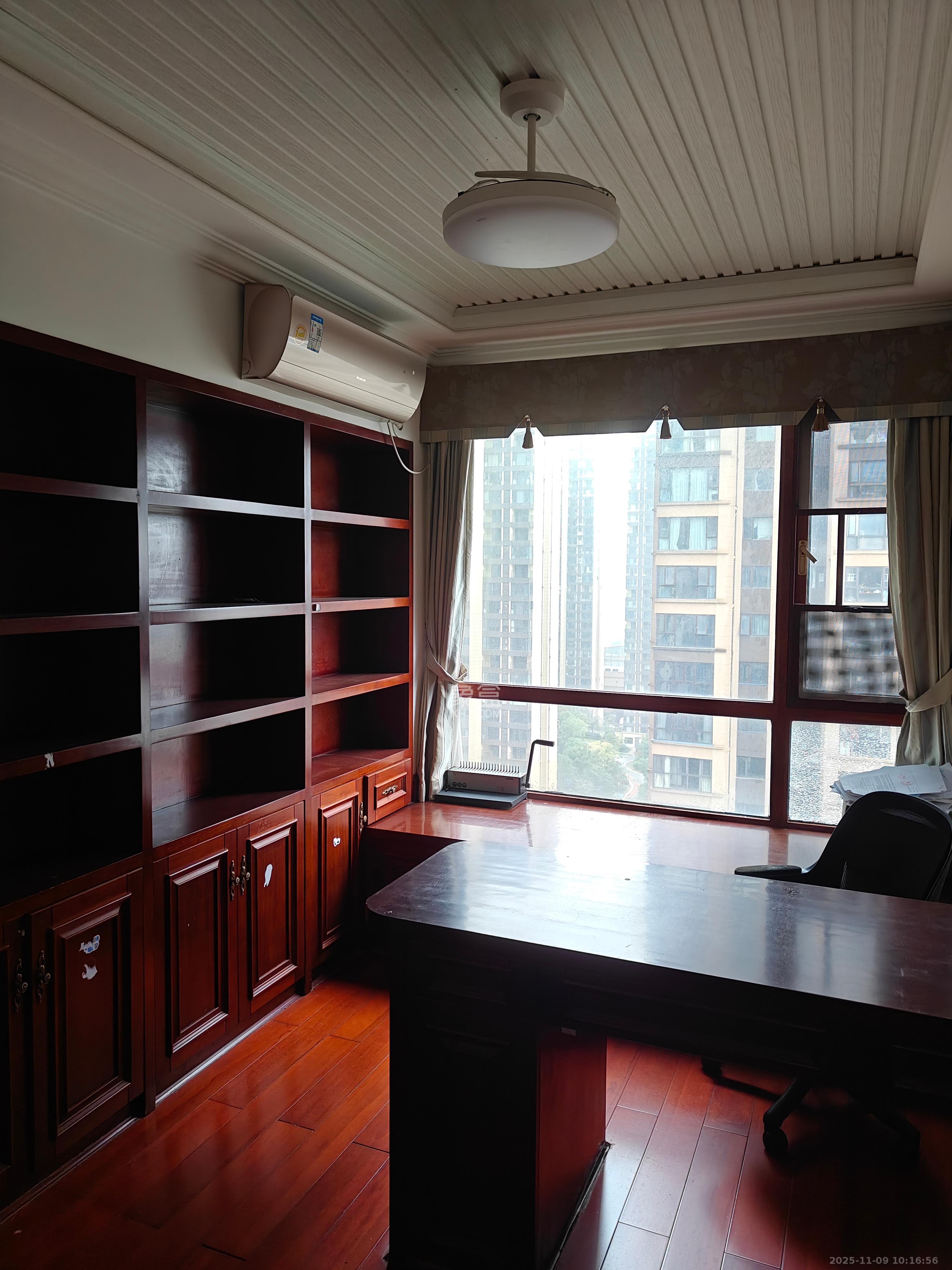 正荣财富中心 3室2厅2卫 2400.0元/月 正荣财富中心 3室2厅2卫 2400.0元/月室内图