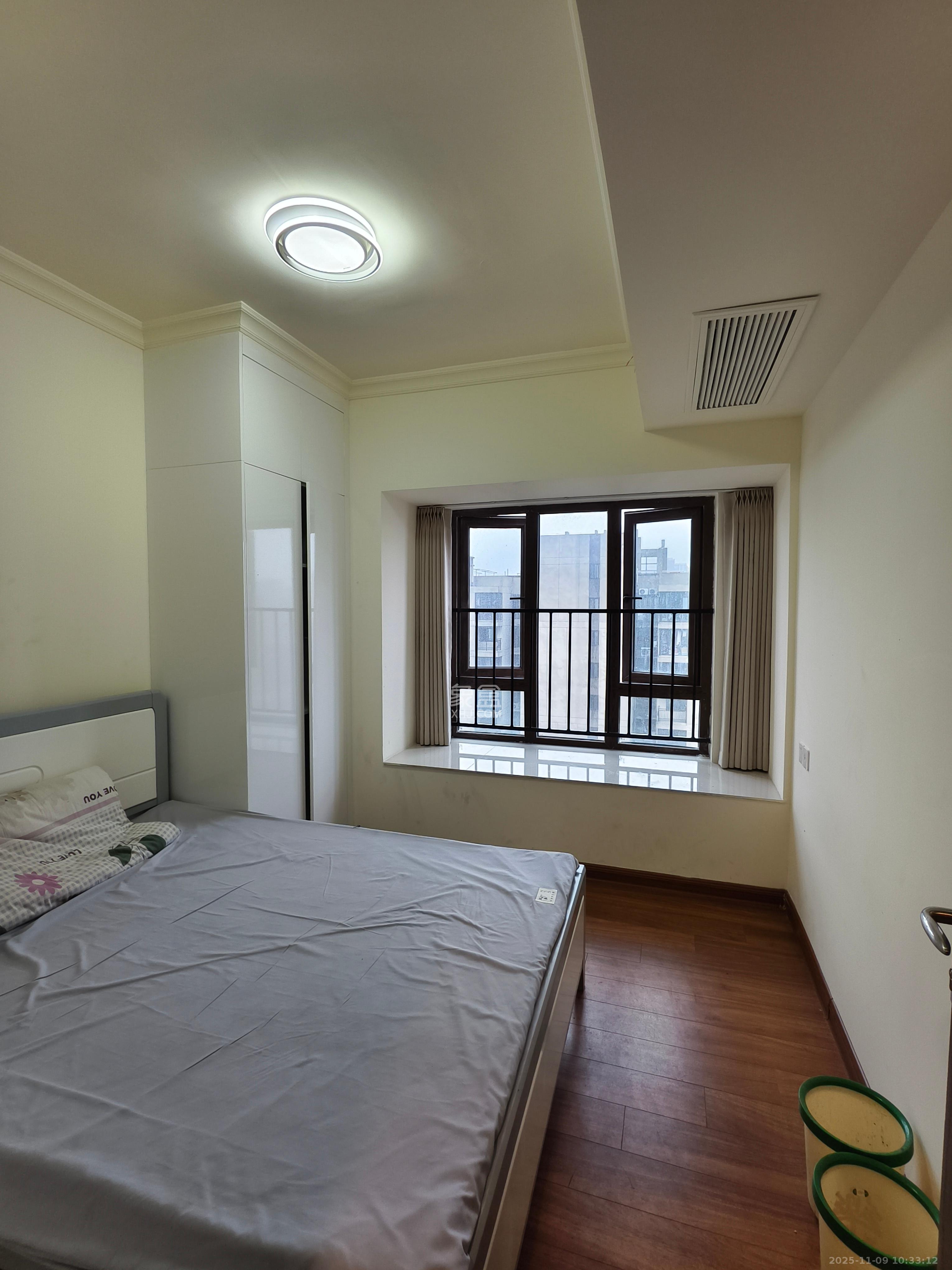 碧桂园翘楚棠  3室2厅2卫    2100.0元/月室内图