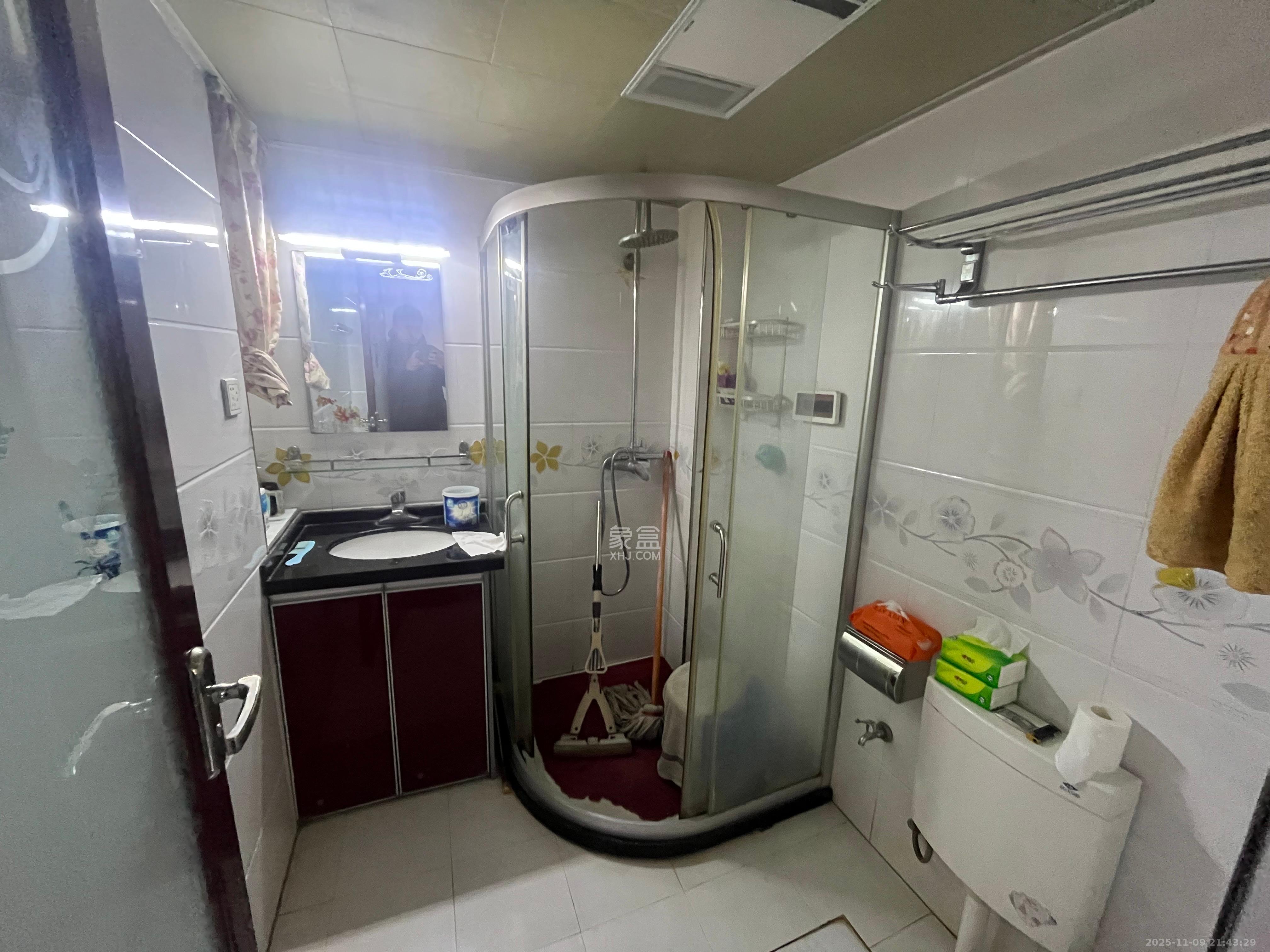 天凯东苑  2室1厅1卫    1600.0元/月室内图