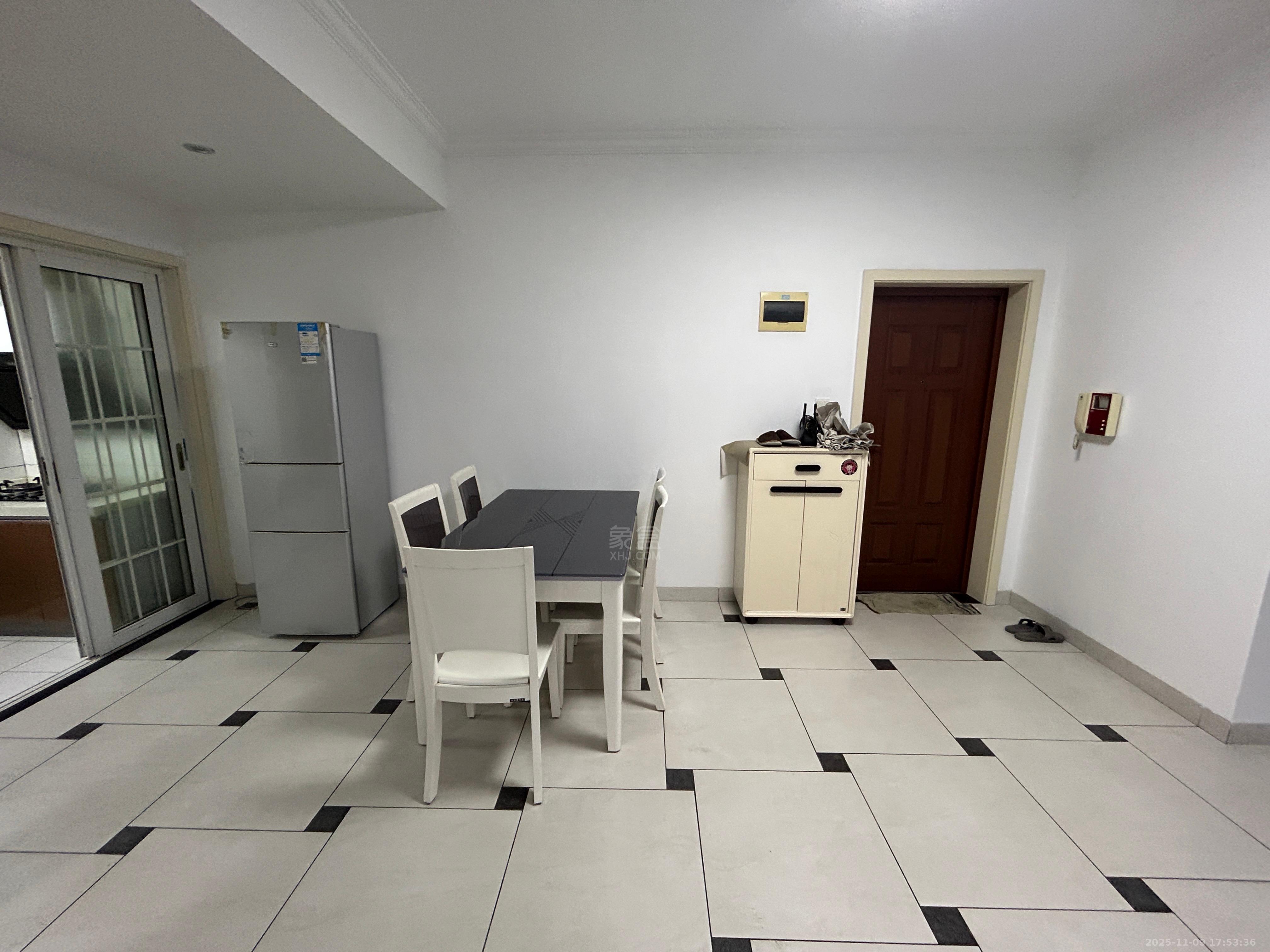 尚格名城花好悦园4期 3室2厅1卫 1600.0元/月 尚格名城花好悦园4期 3室2厅1卫 1600.0元/月室内图