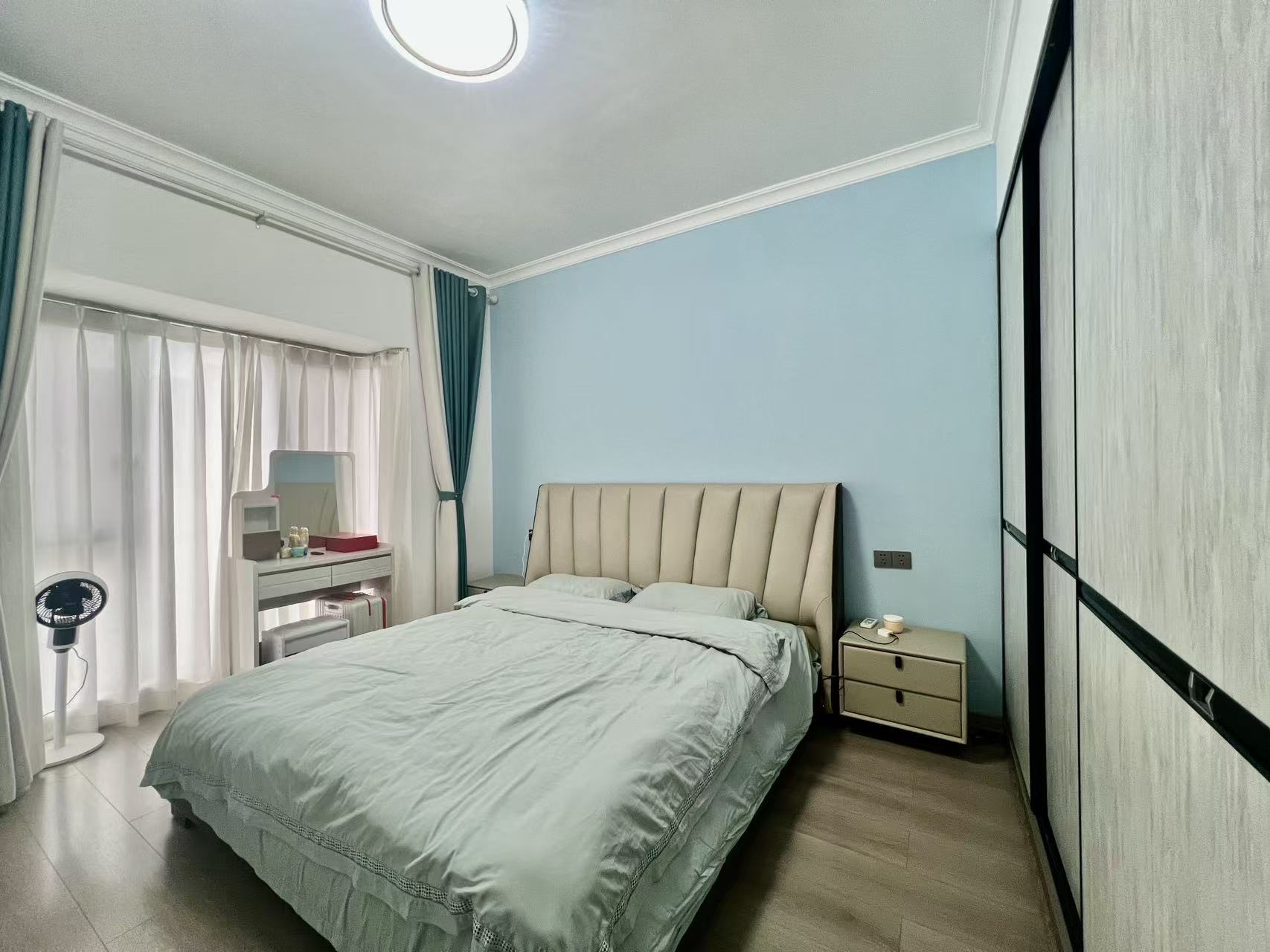 鹏利广场 3室2厅2卫 2400.0元/月 鹏利广场 3室2厅2卫 2400.0元/月室内图