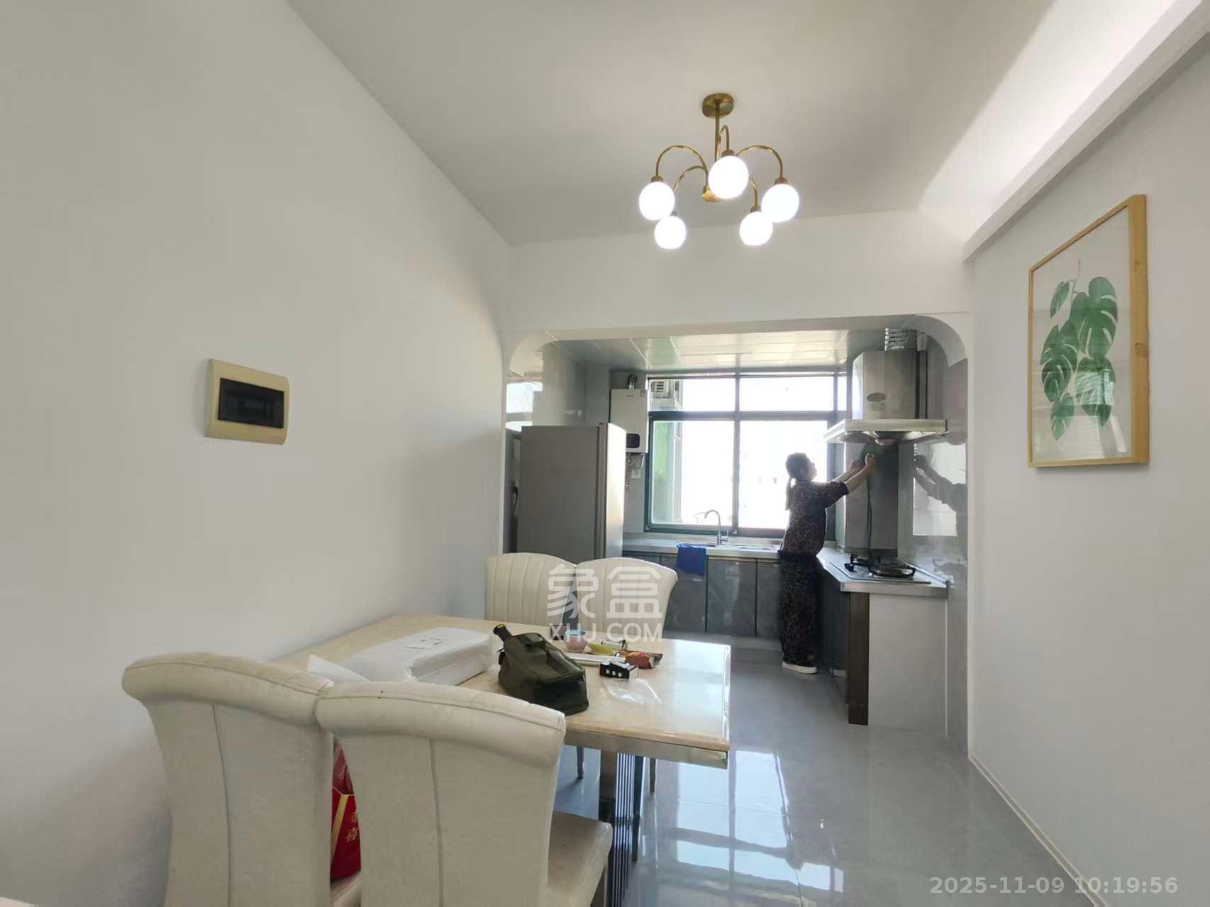 颐美园  2室2厅1卫    2500.0元/月室内图