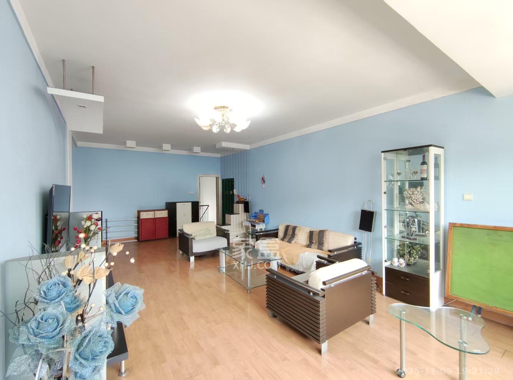 财信宿舍  2室2厅1卫    1600.0元/月室内图