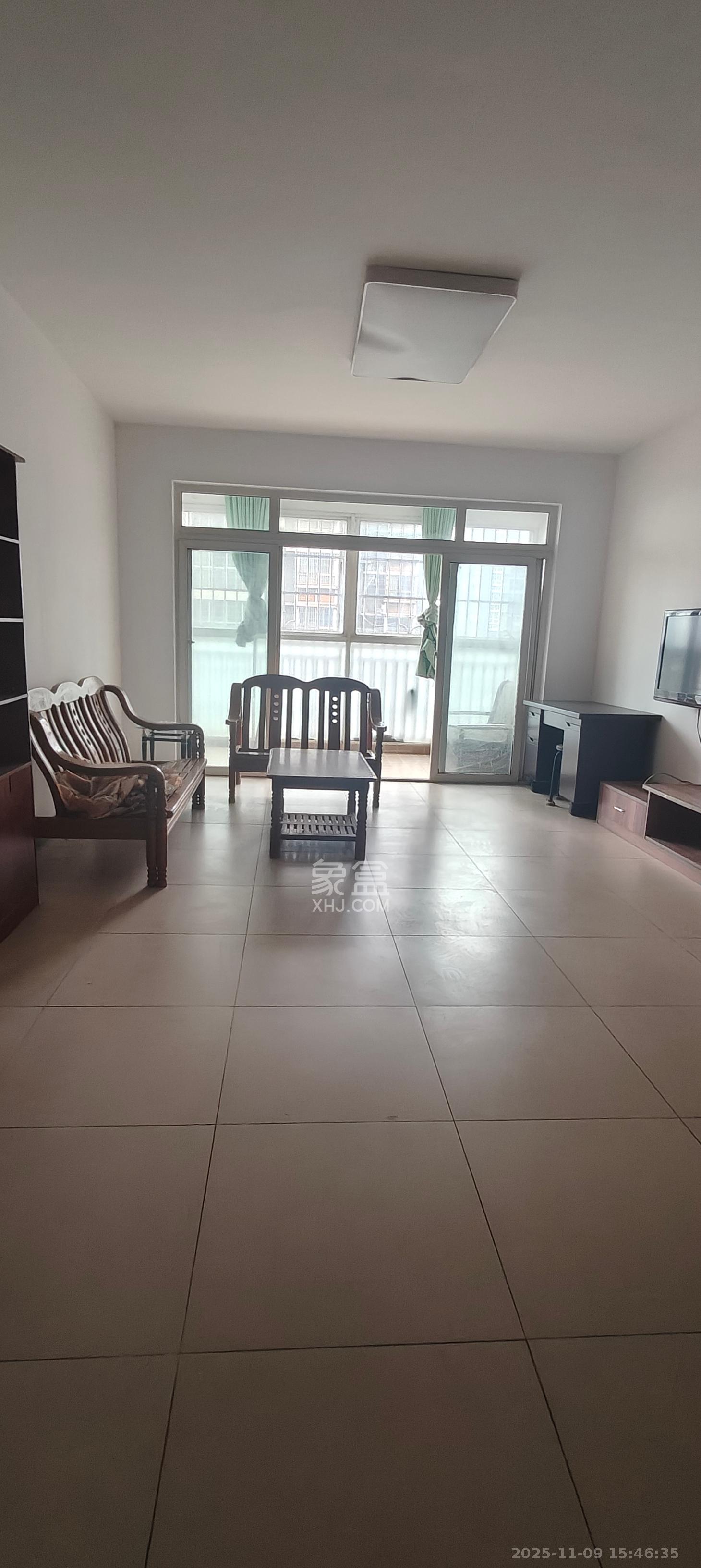 增辉凯旋帝景  3室2厅1卫    1900.0元/月