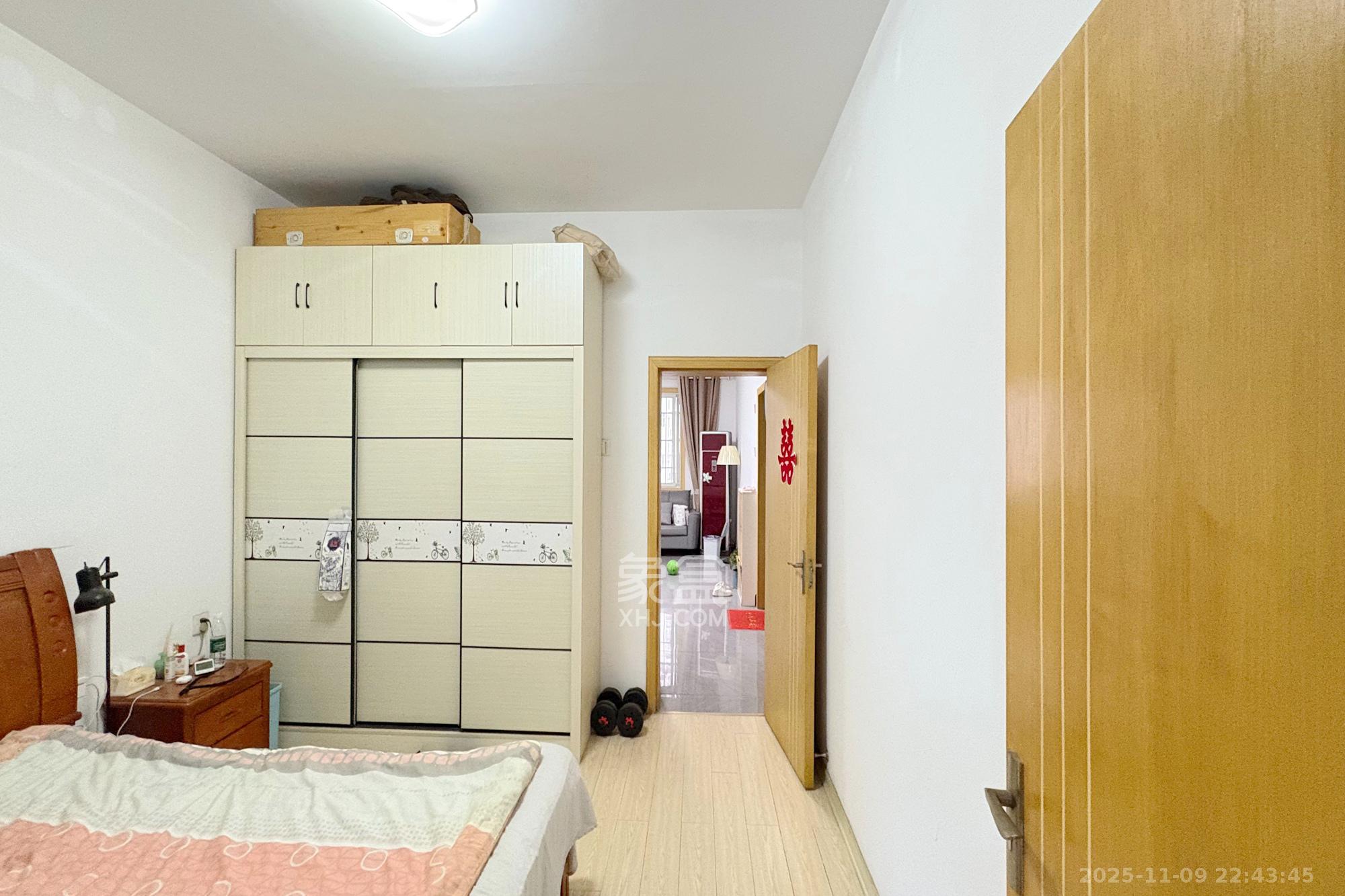 火星镇街道宿舍  3室2厅1卫    55.0万卧室