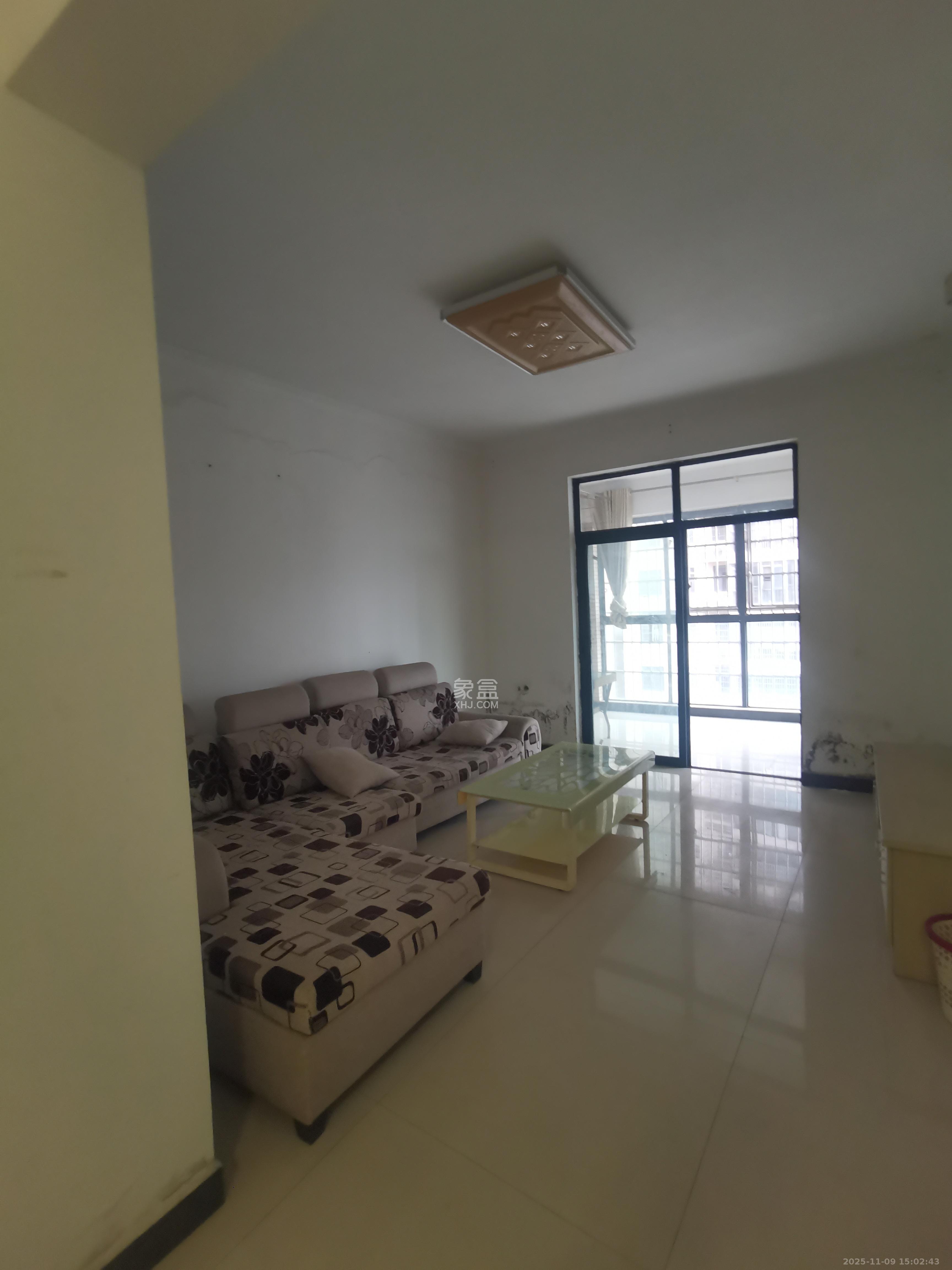 天悦嘉园  2室2厅1卫    1800.0元/月