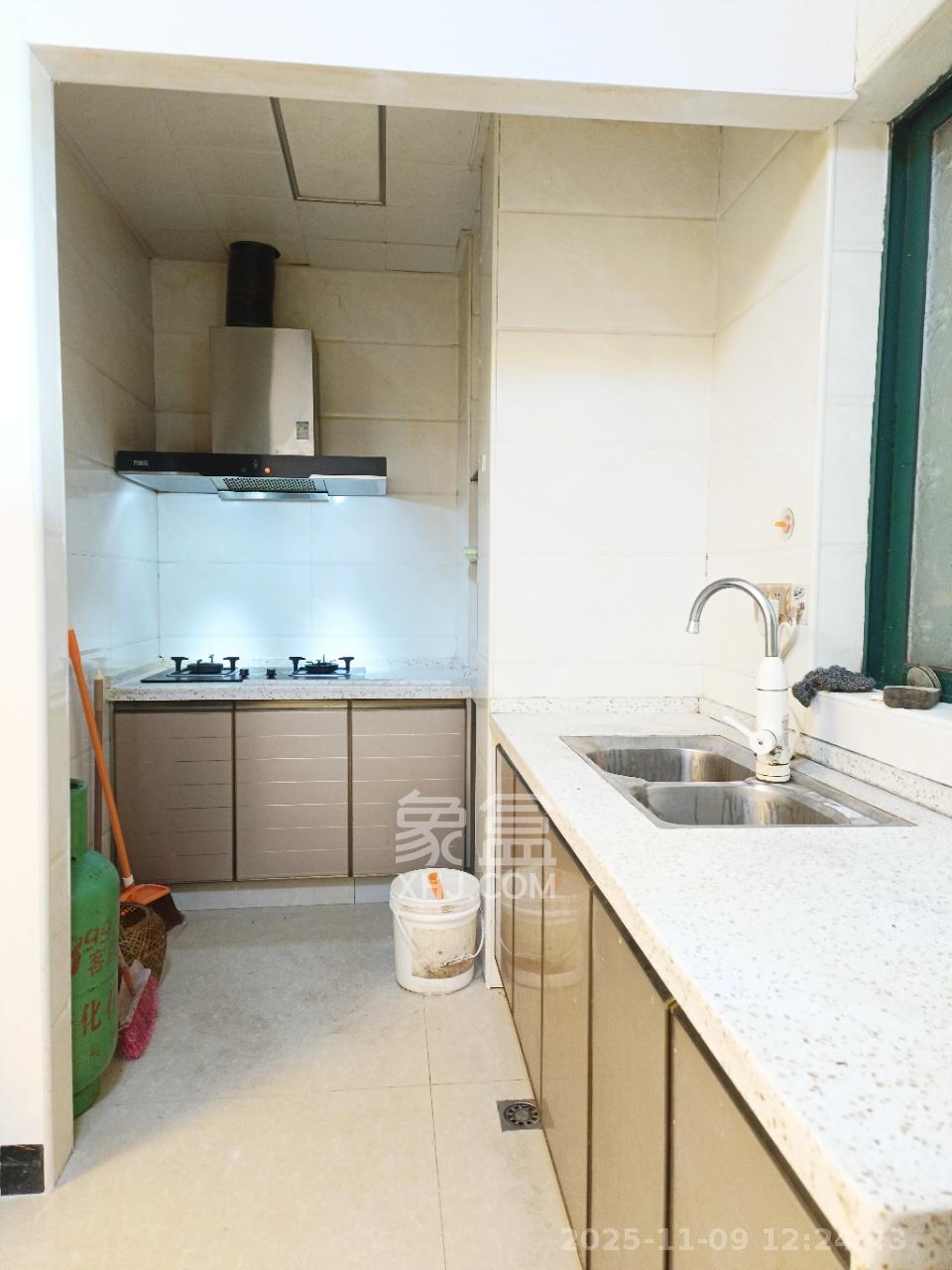 华天LOHO小镇  2室1厅1卫    1400.0元/月室内图