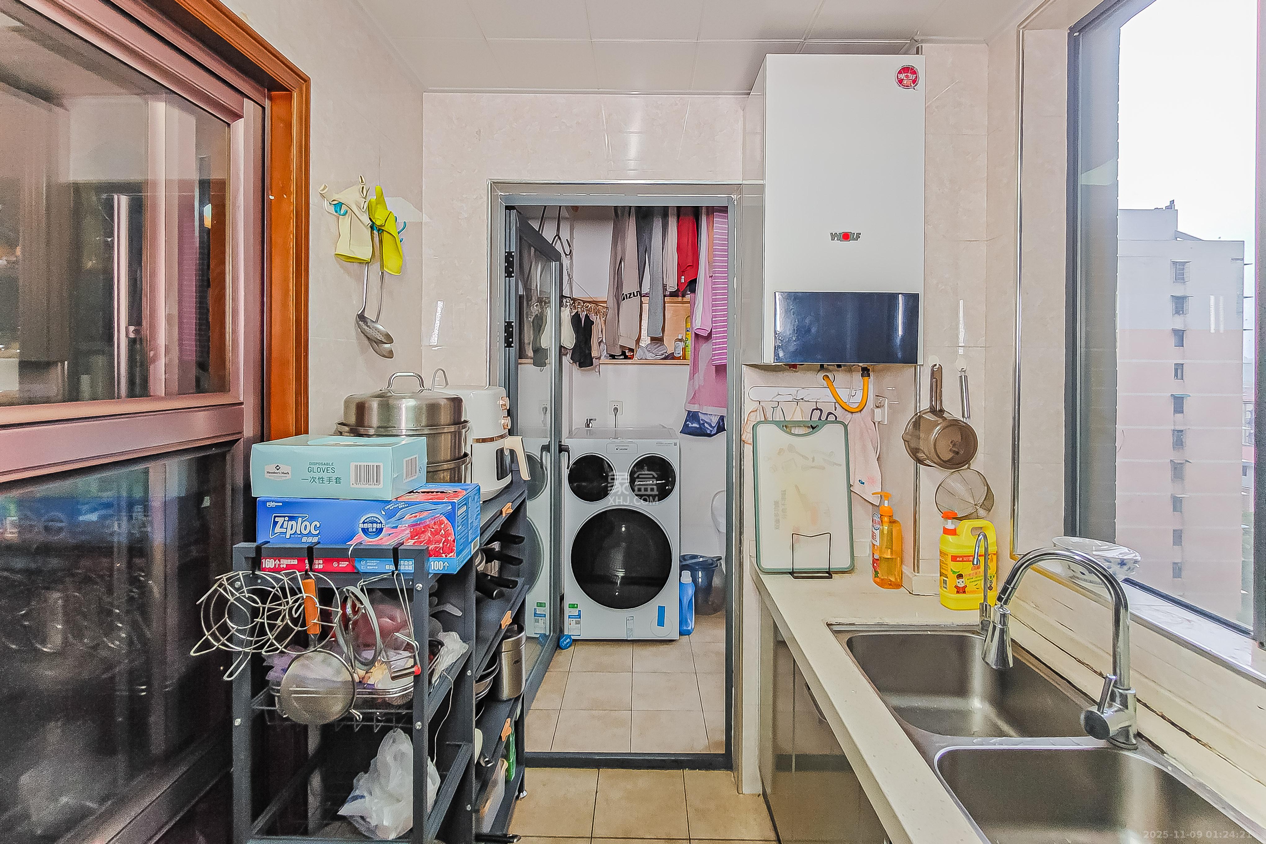 万博汇 4室2厅2卫 260.0万 万博汇 4室2厅2卫 260.0万厨房