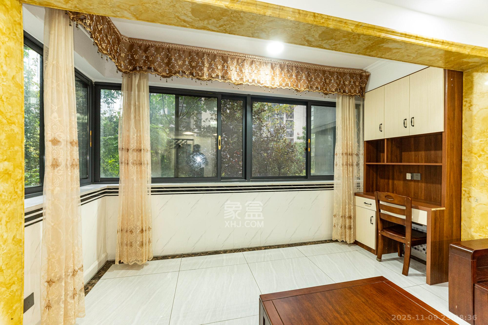 中建悦和城  4室2厅2卫    99.8万阳台